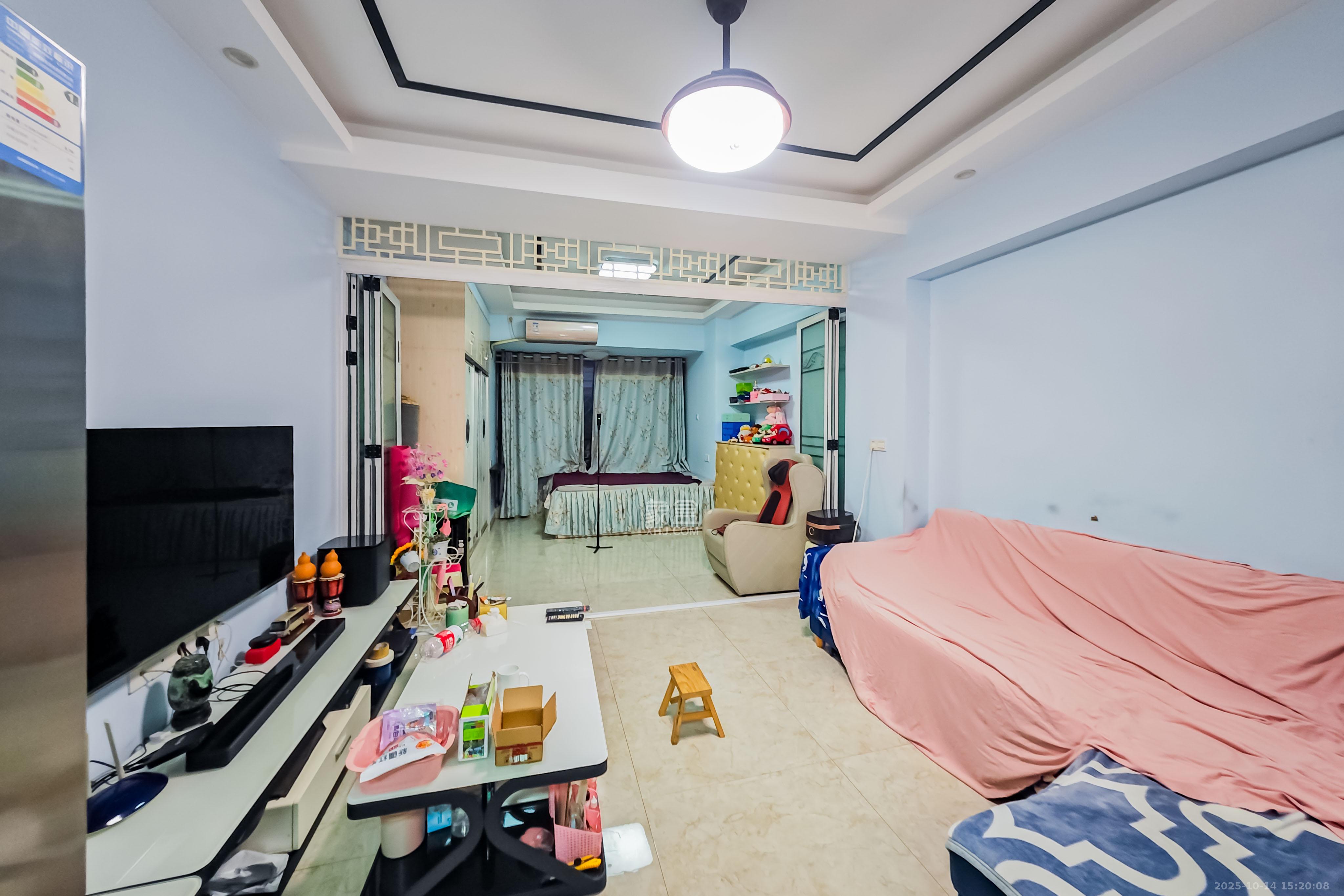 京武浪琴山一、二期  1室0厅1卫    48.0万客厅