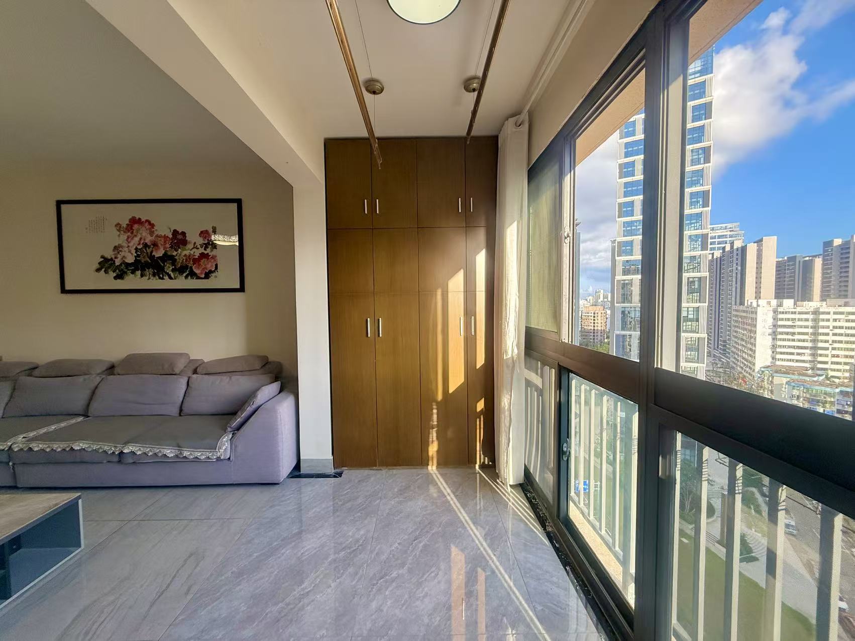 海航豪庭南苑  3室2厅2卫    4500.0元/月 海航豪庭南苑  3室2厅2卫    4500.0元/月室内图1