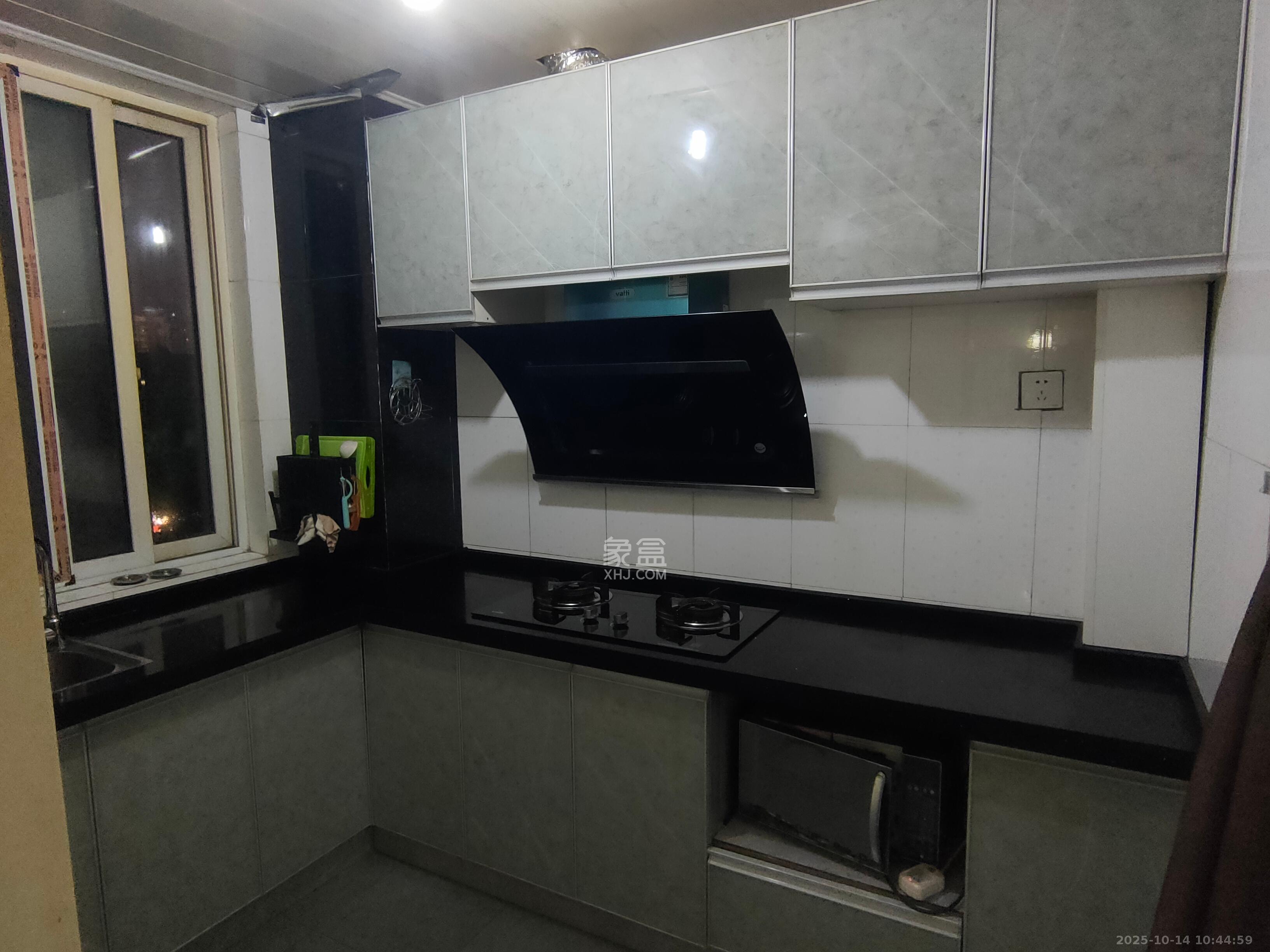 一品东庭  2室2厅1卫    2200.0元/月室内图