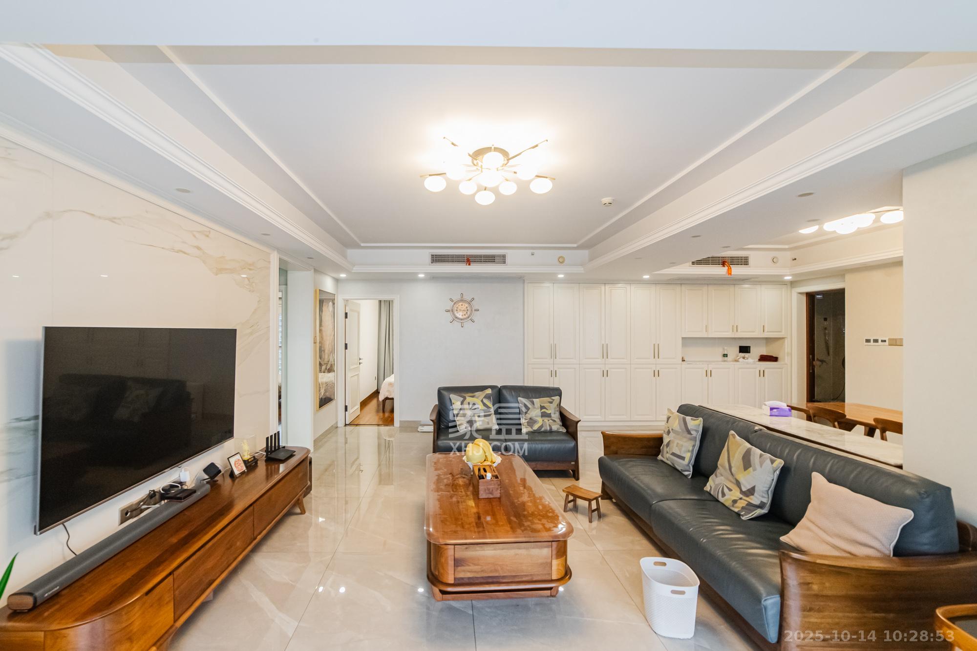 北辰三角洲C2区 3室2厅2卫 268.0万 北辰三角洲C2区 3室2厅2卫 268.0万客厅