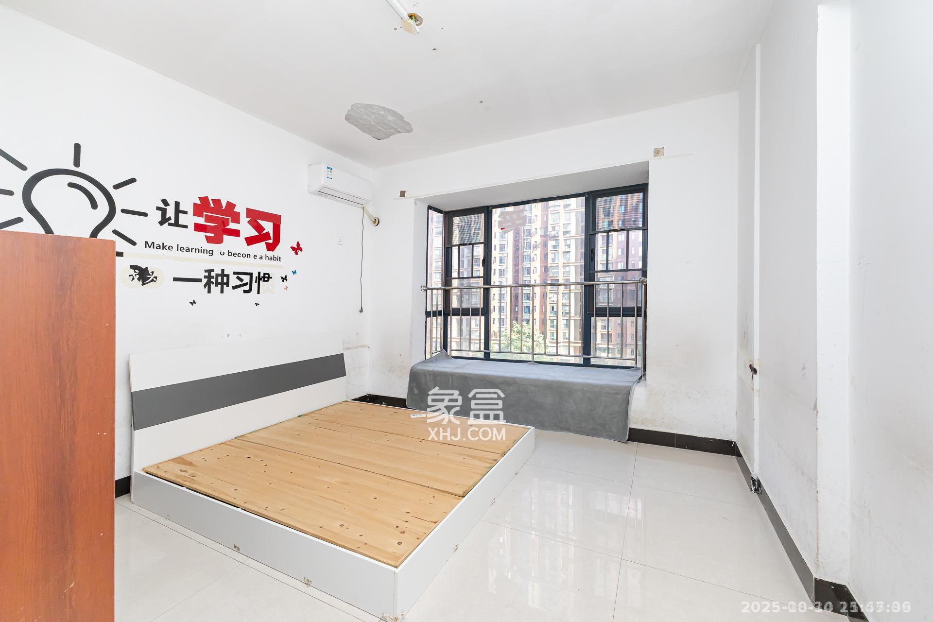 珠江东方明珠(新地东方明珠)三期  4室2厅2卫    1500.0元/月 珠江东方明珠(新地东方明珠)三期  4室2厅2卫    1500.0元/月室内图