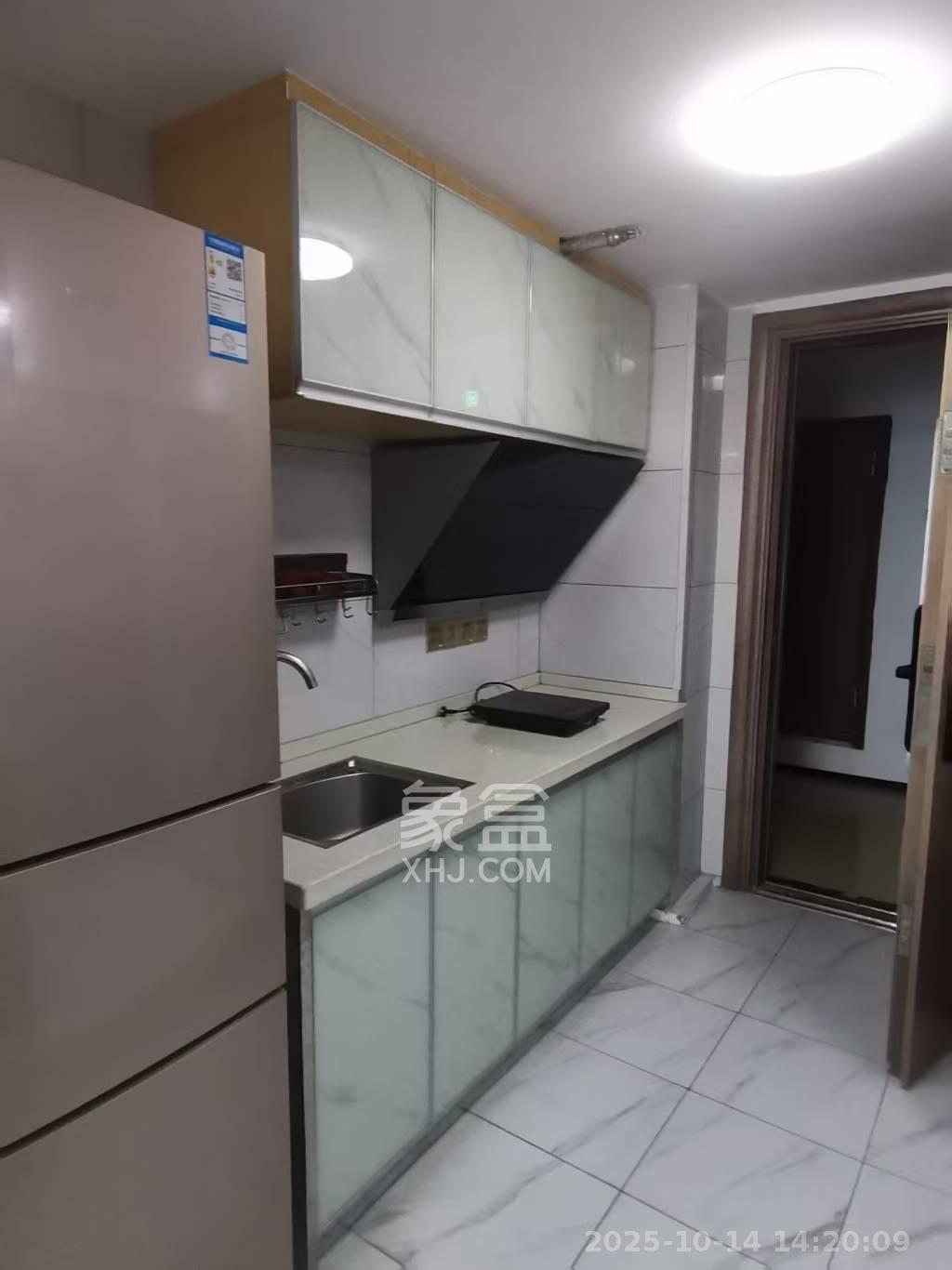 长房时代小镇  2室1厅2卫    2100.0元/月室内图