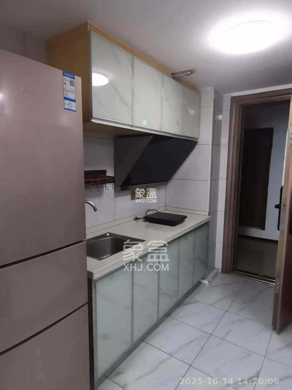 长房时代小镇 2室1厅2卫 2100.0元/月 长房时代小镇 2室1厅2卫 2100.0元/月室内图