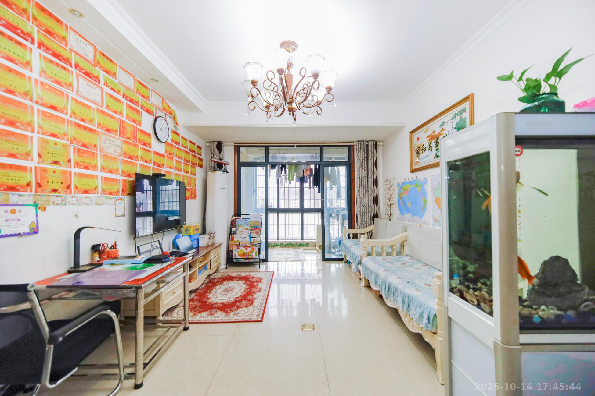 新盛珑璟台  2室2厅1卫    76.0万