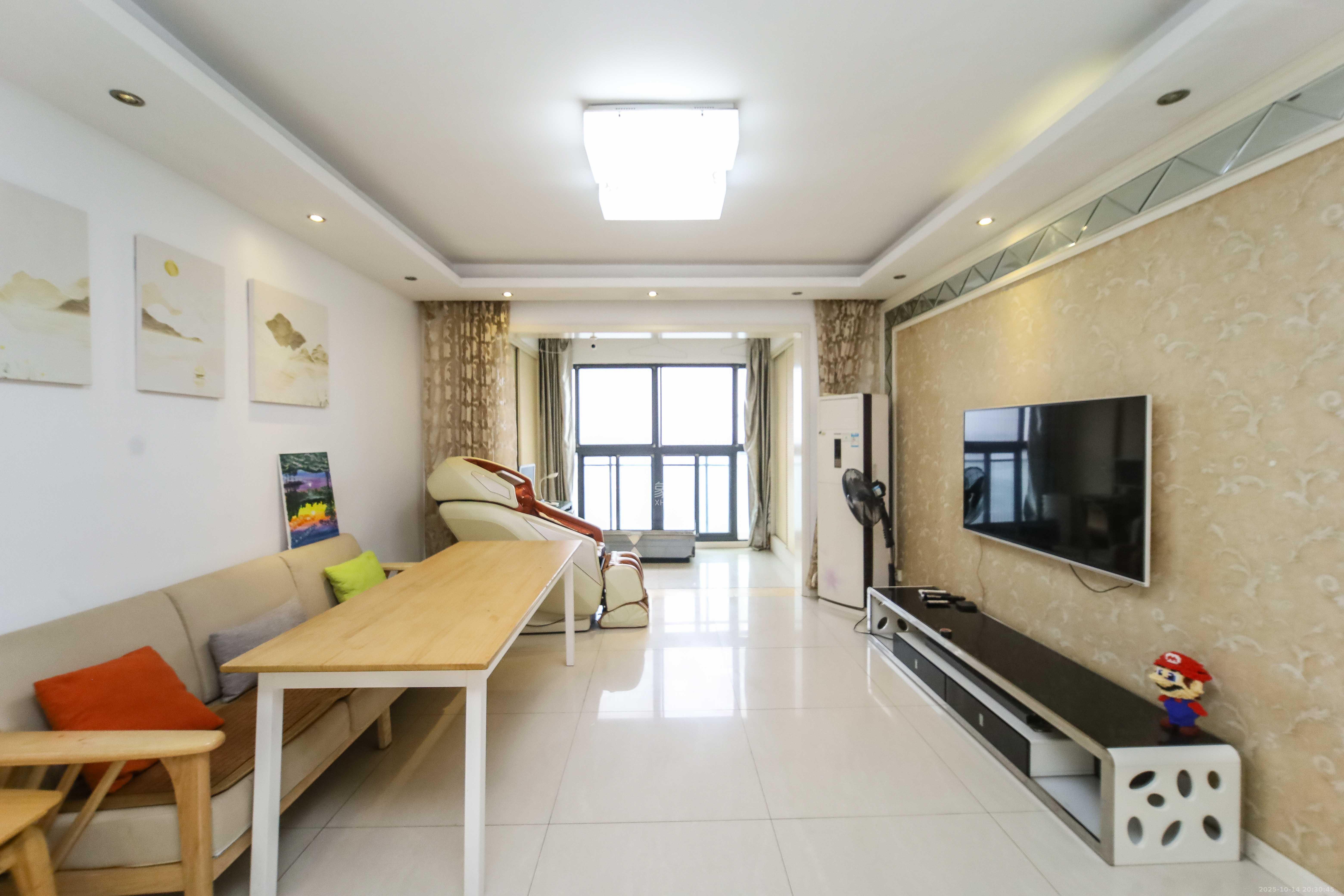 江河双水湾  3室2厅2卫    84.0万 江河双水湾  3室2厅2卫    84.0万客厅