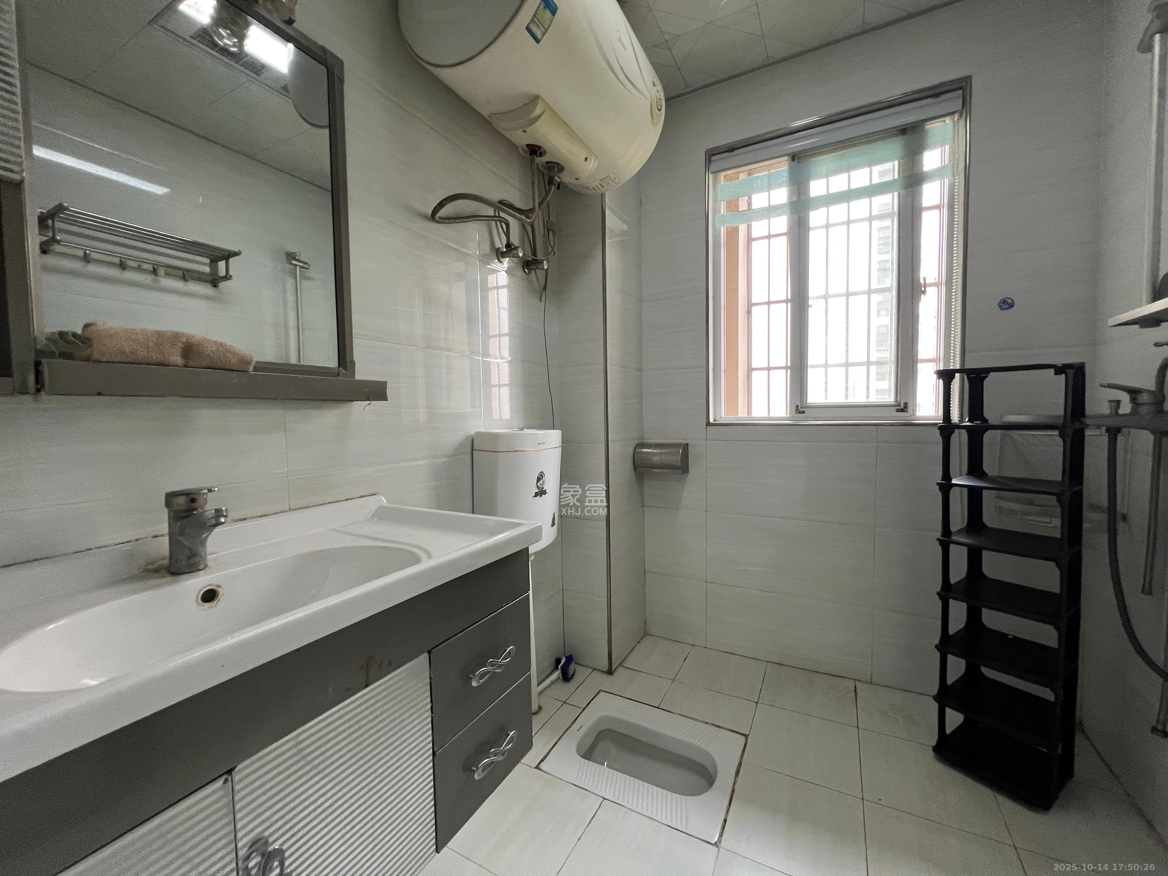 嘉顺苑 3室2厅1卫 2100.0元/月 嘉顺苑 3室2厅1卫 2100.0元/月室内图