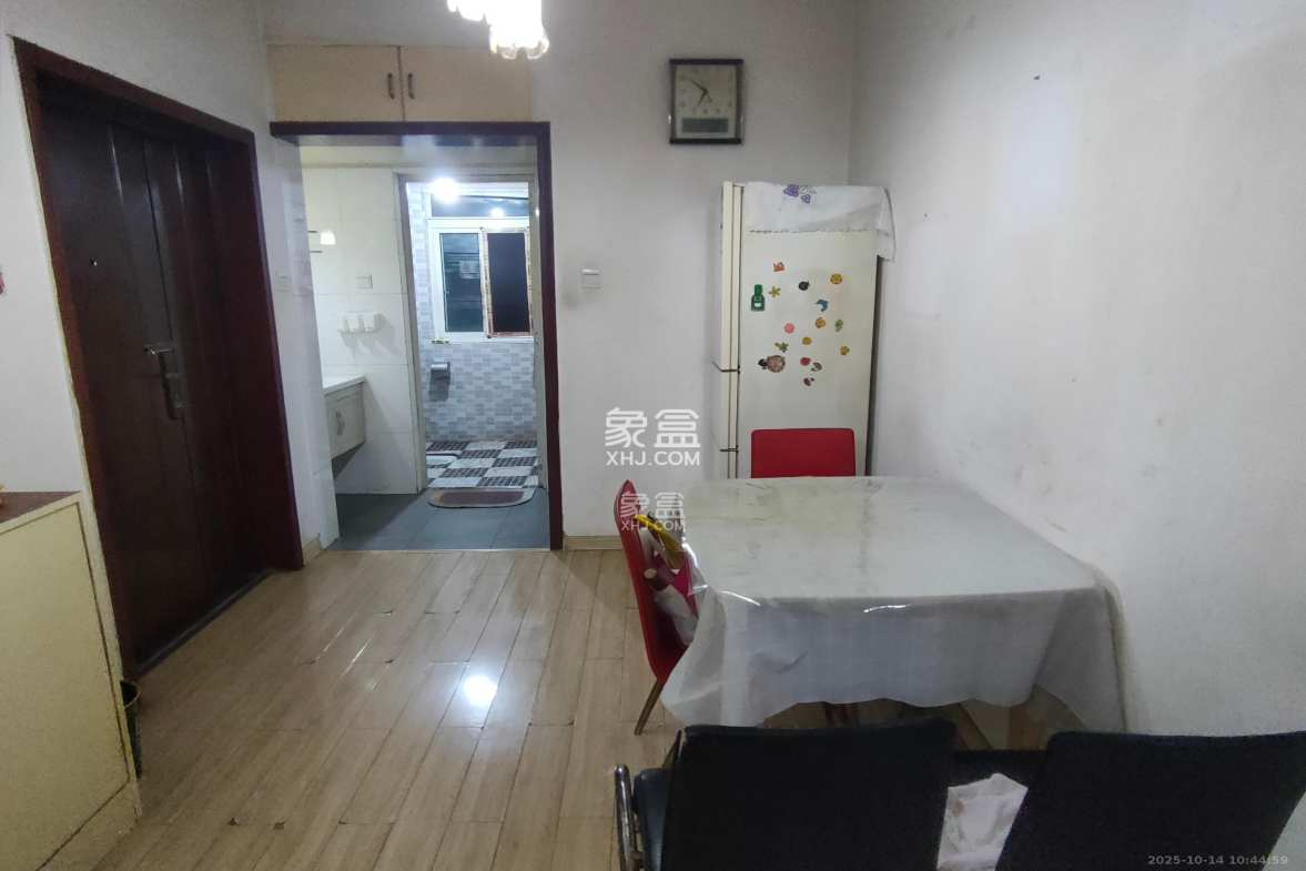 一品东庭 2室2厅1卫 2200.0元/月 一品东庭 2室2厅1卫 2200.0元/月室内图