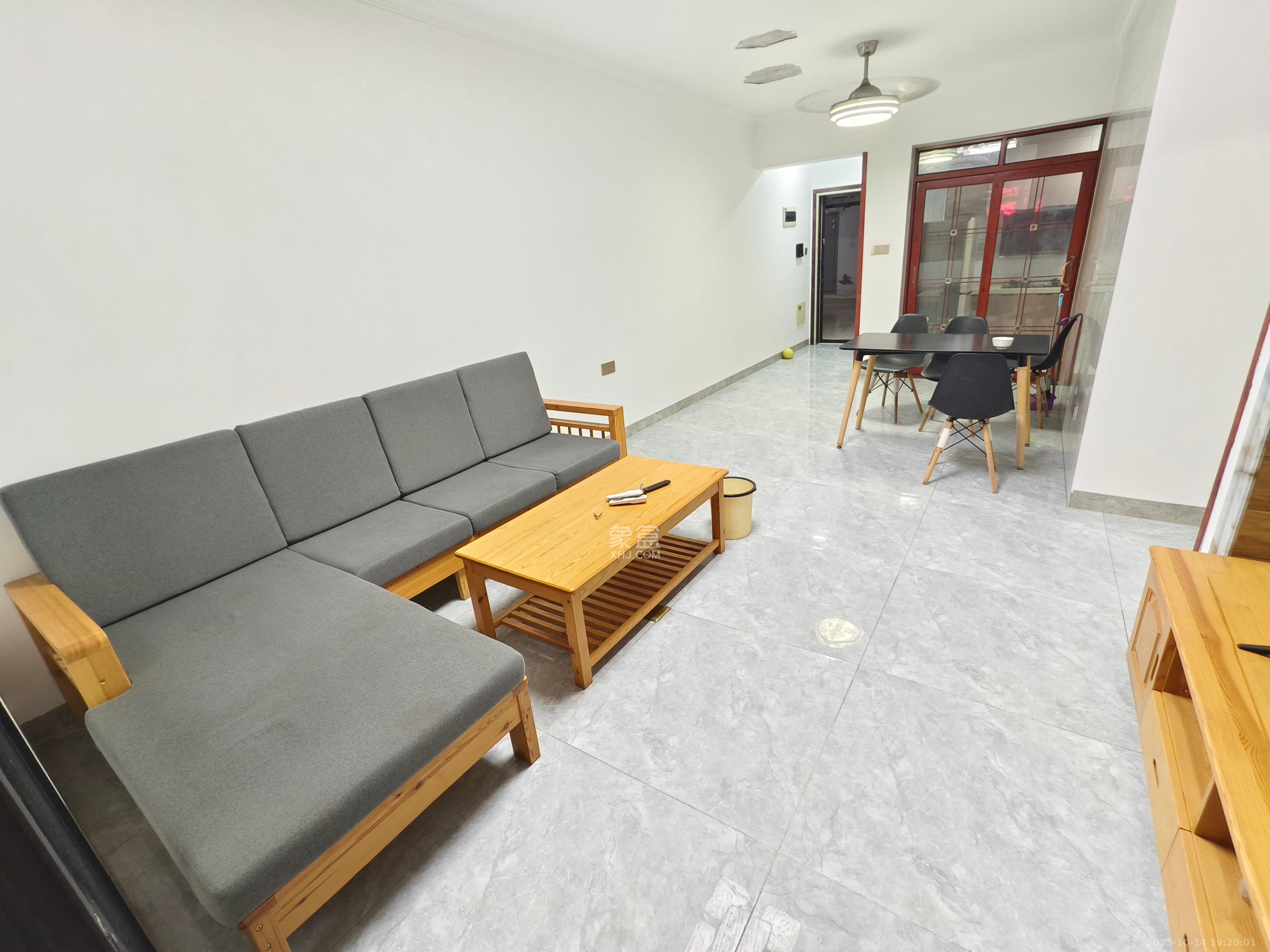 地华梅溪湖畔 2室1厅1卫 2350.0元/月 地华梅溪湖畔 2室1厅1卫 2350.0元/月室内图