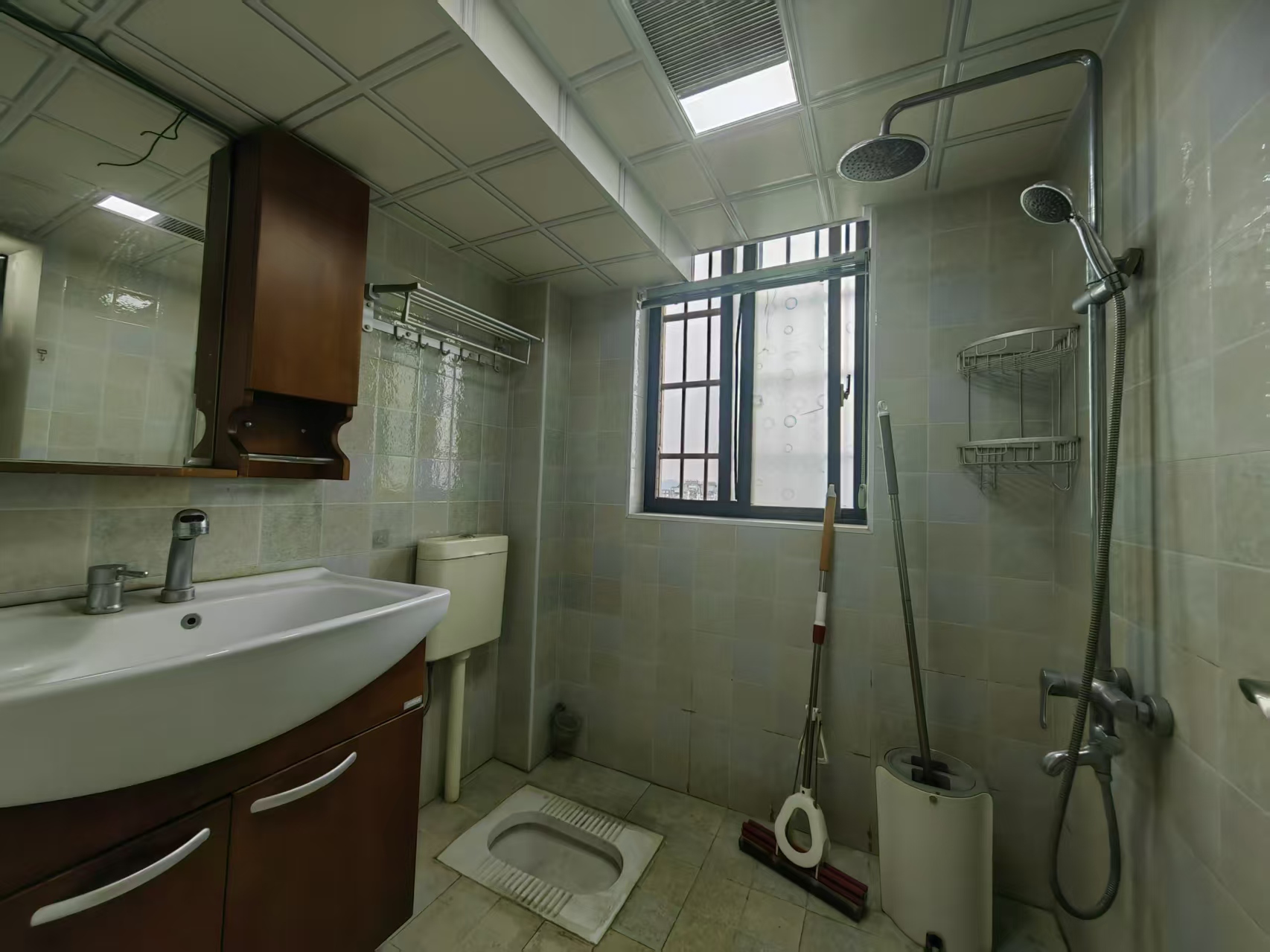 旺佳华府  3室2厅2卫    2000.0元/月 旺佳华府  3室2厅2卫    2000.0元/月室内图