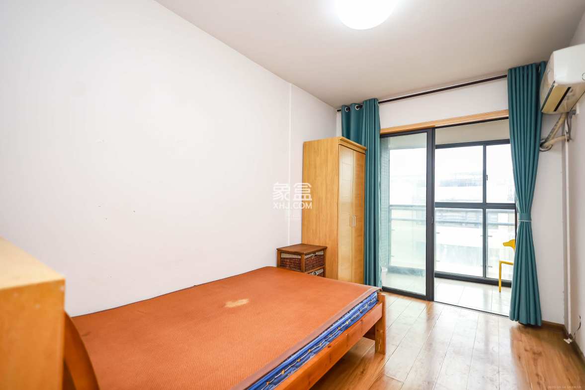 西城龙庭 2室2厅1卫 80.0万 西城龙庭 2室2厅1卫 80.0万卧室