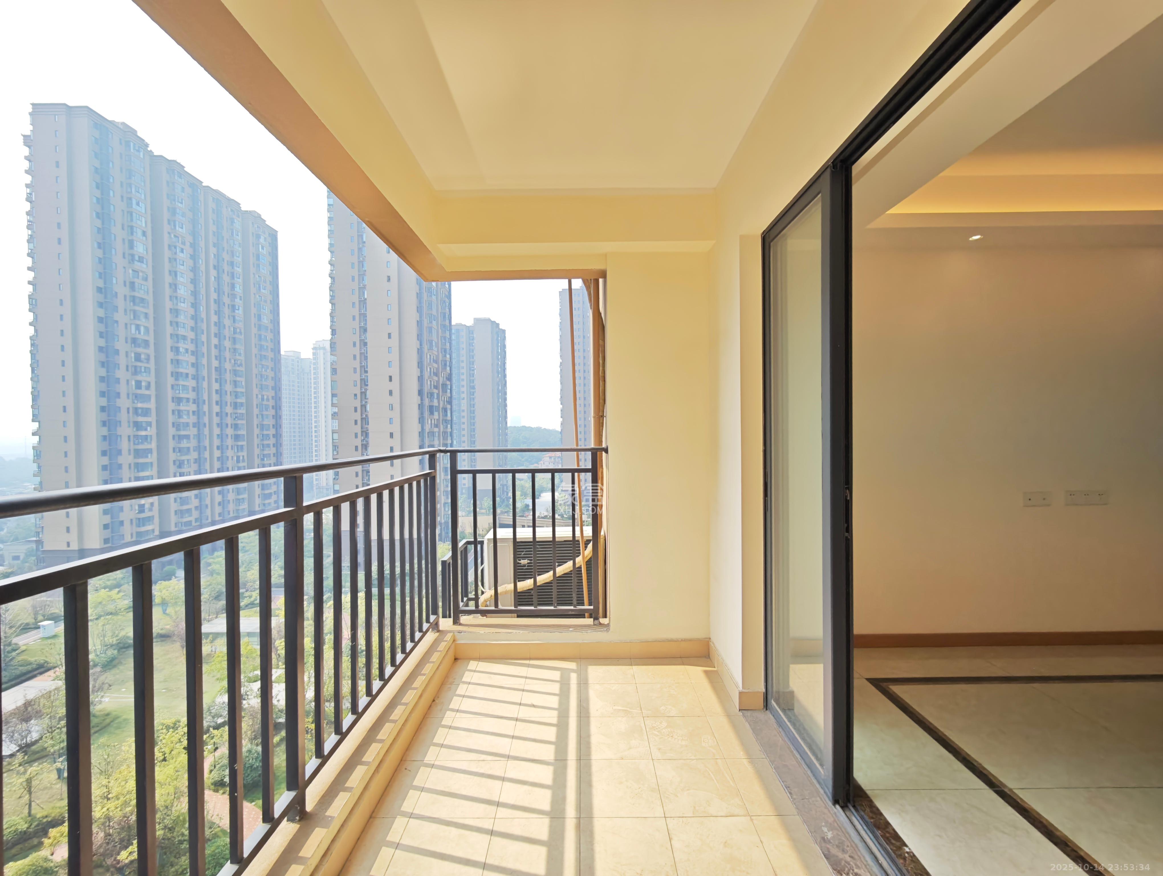 中建嘉和城凤凰台（中建瑞兴家园）  3室2厅1卫    88.0万其他