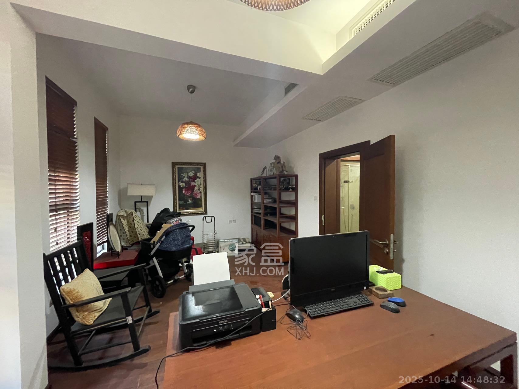 阳光100三期 6室2厅3卫 13000.0元/月 阳光100三期 6室2厅3卫 13000.0元/月室内图