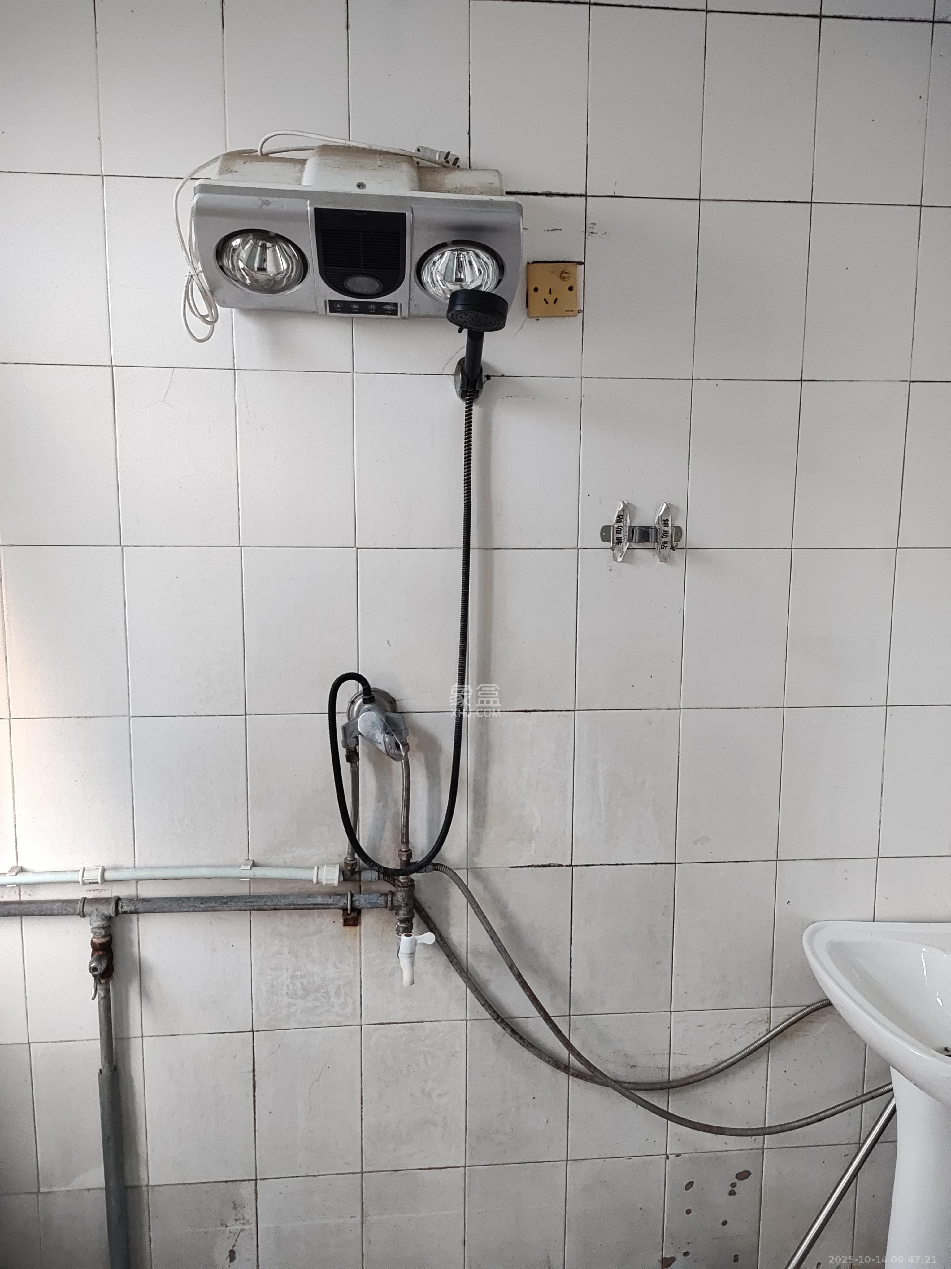 长探家园 2室2厅1卫 1350.0元/月 长探家园 2室2厅1卫 1350.0元/月室内图