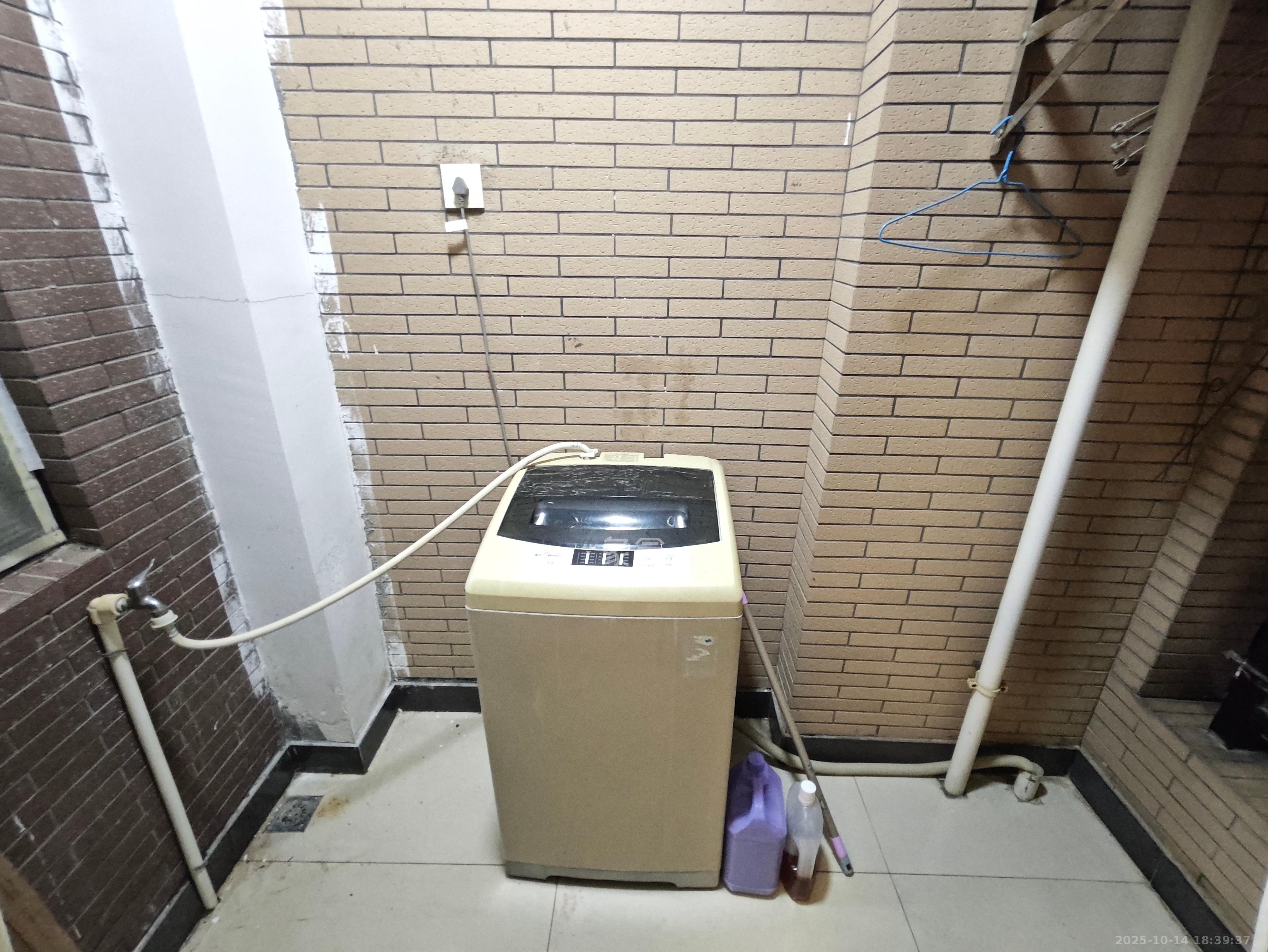 长大卧琥  1室1厅1卫    1700.0元/月 长大卧琥  1室1厅1卫    1700.0元/月室内图