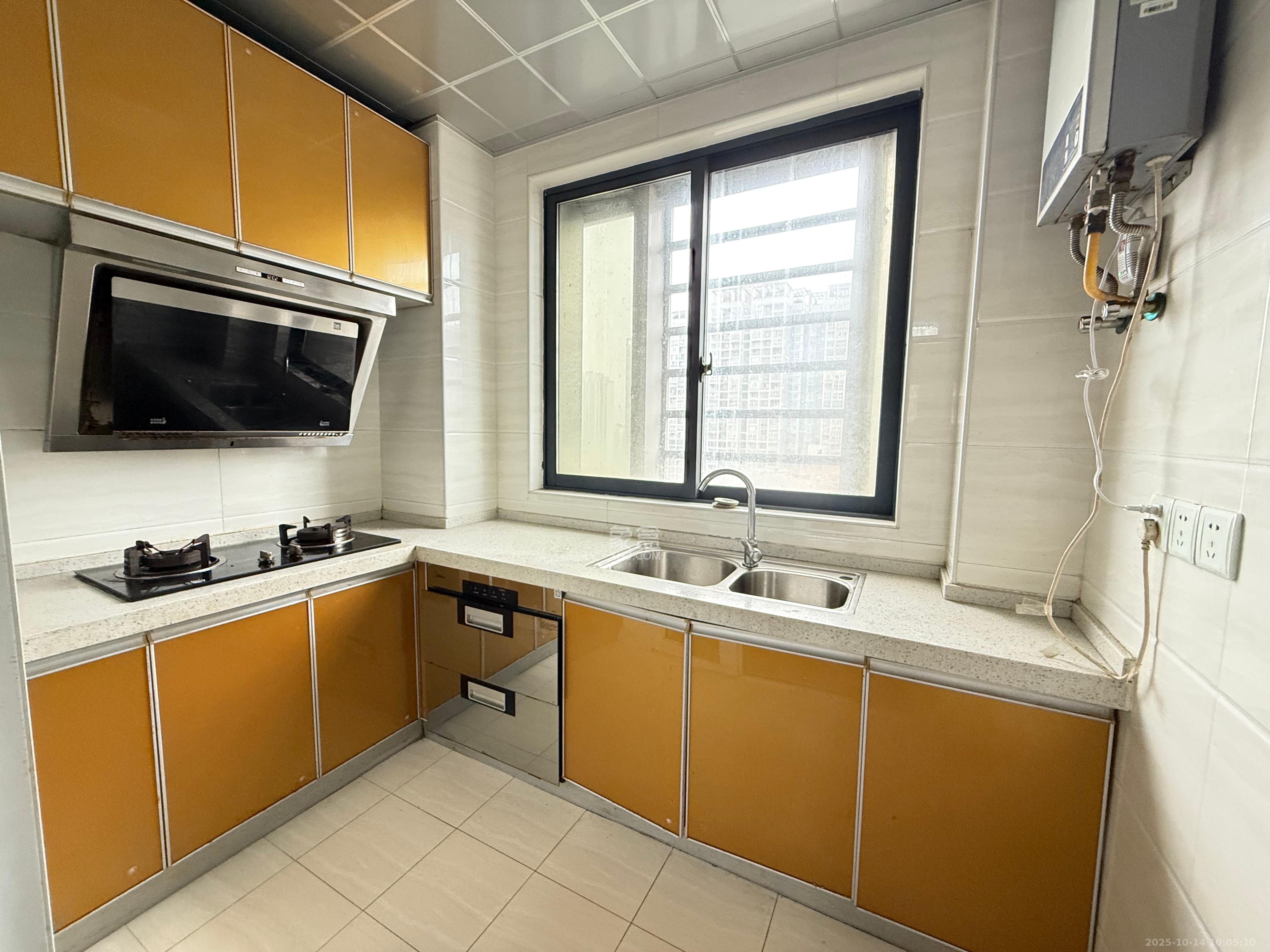 奥克斯广场 4室2厅2卫 3300.0元/月 奥克斯广场 4室2厅2卫 3300.0元/月室内图