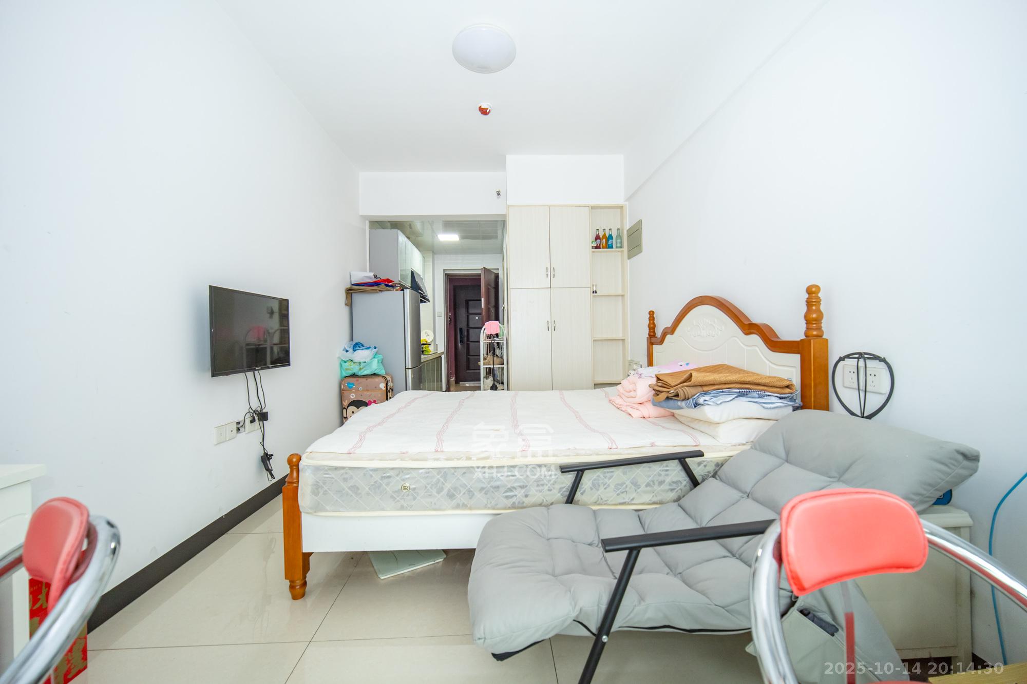 金科时代中心  1室0厅0卫    17.0万客厅