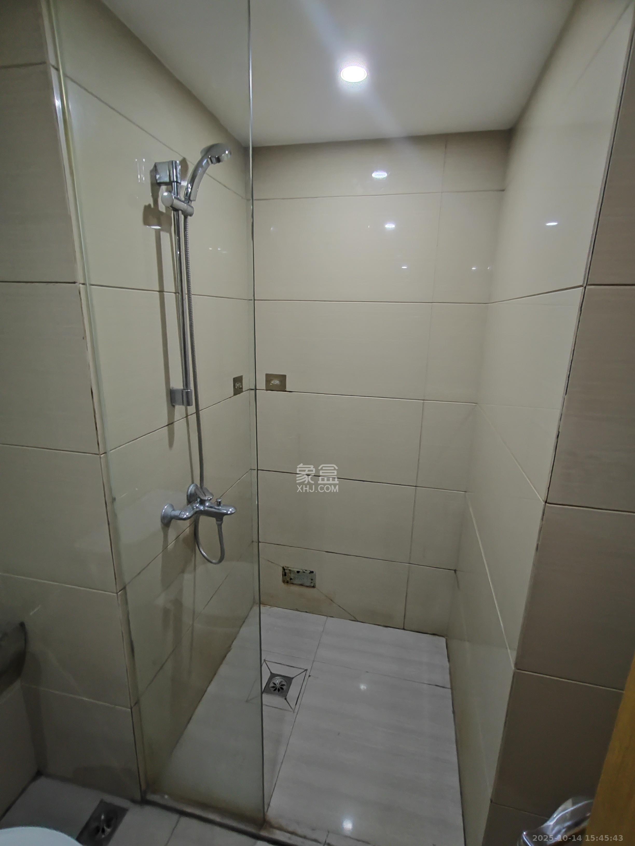 五一钻界 1室1厅1卫 2200.0元/月 五一钻界 1室1厅1卫 2200.0元/月室内图