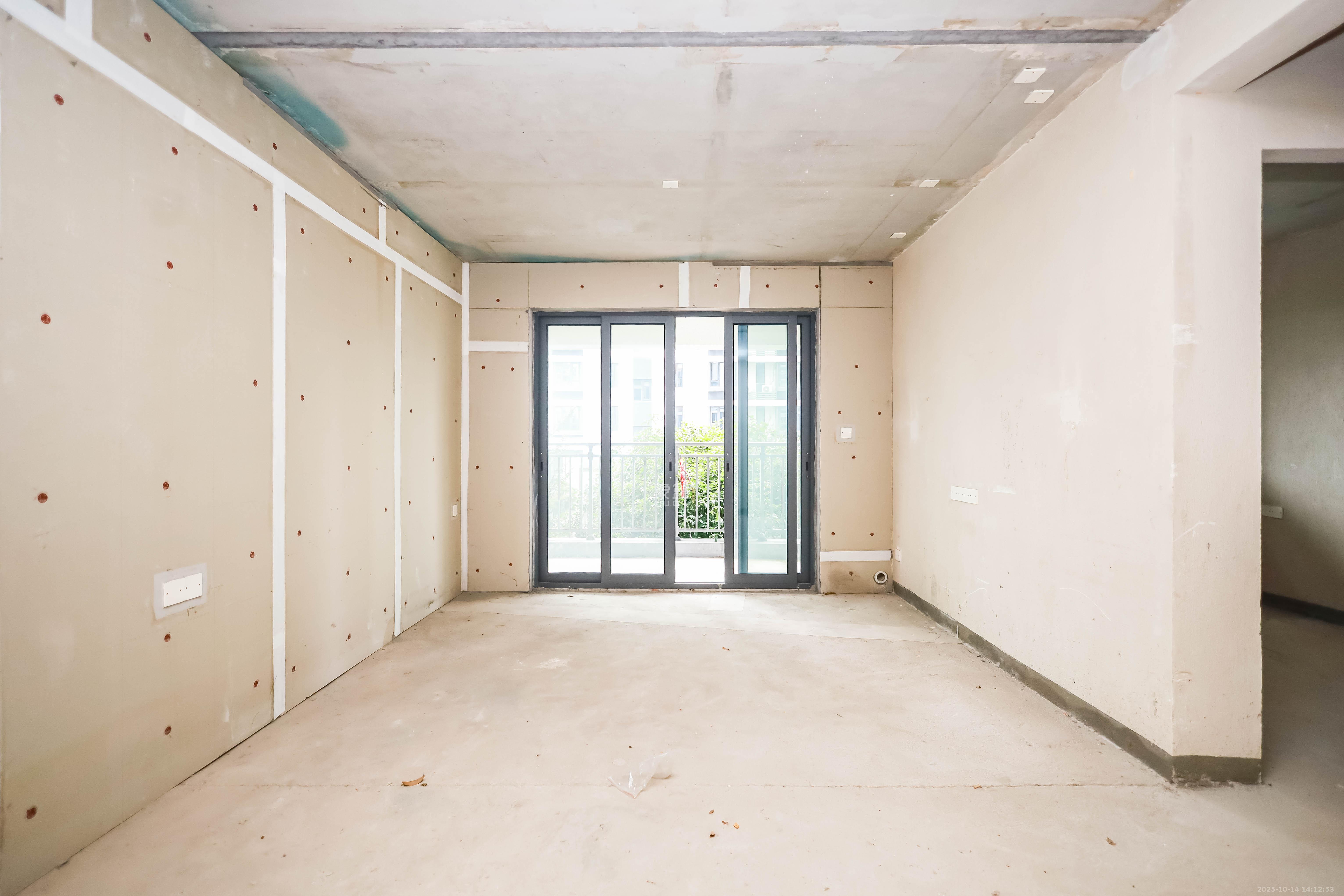 保利恒伟时光印象  4室2厅1卫    107.0万