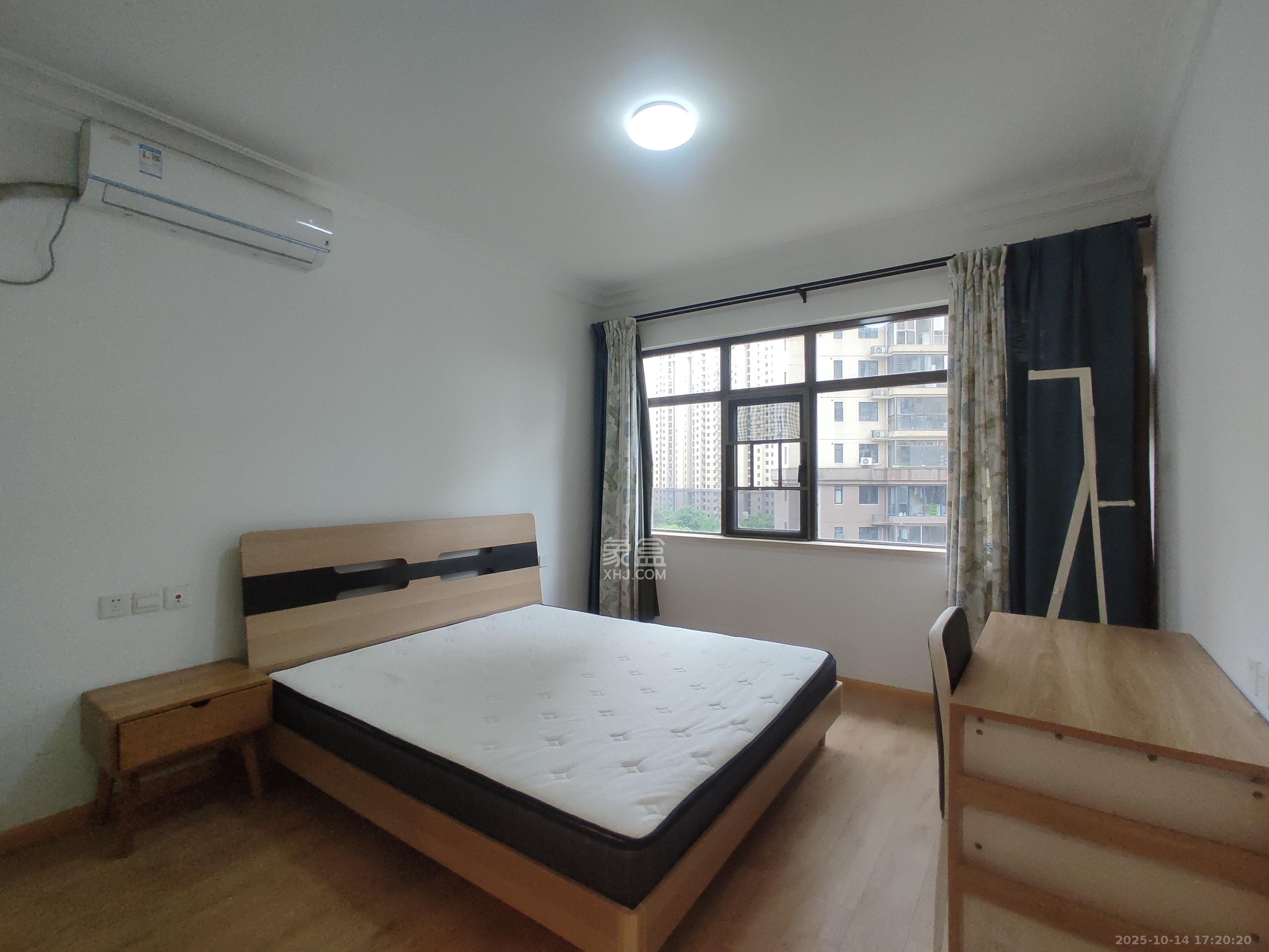 江山帝景哈佛  3室2厅1卫    2000.0元/月室内图