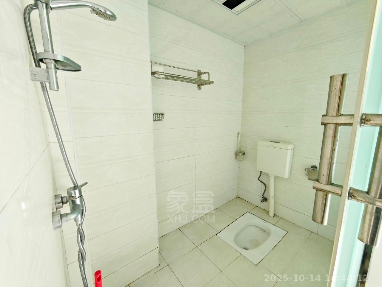 金碧花园  2室2厅1卫    2000.0元/月室内图