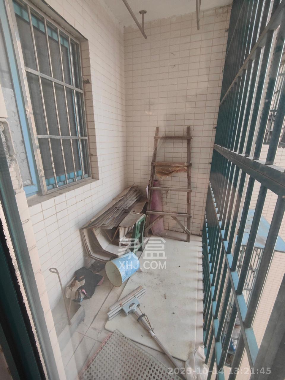 蝴蝶谷  3室2厅2卫    1600.0元/月室内图