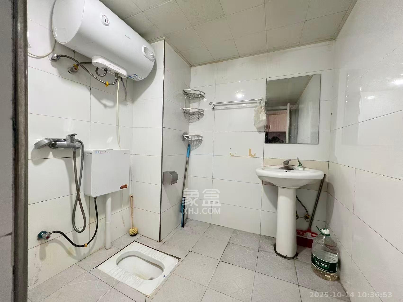 曙光领峰(曙光家园) 1室1厅1卫 1500.0元/月 曙光领峰(曙光家园) 1室1厅1卫 1500.0元/月室内图