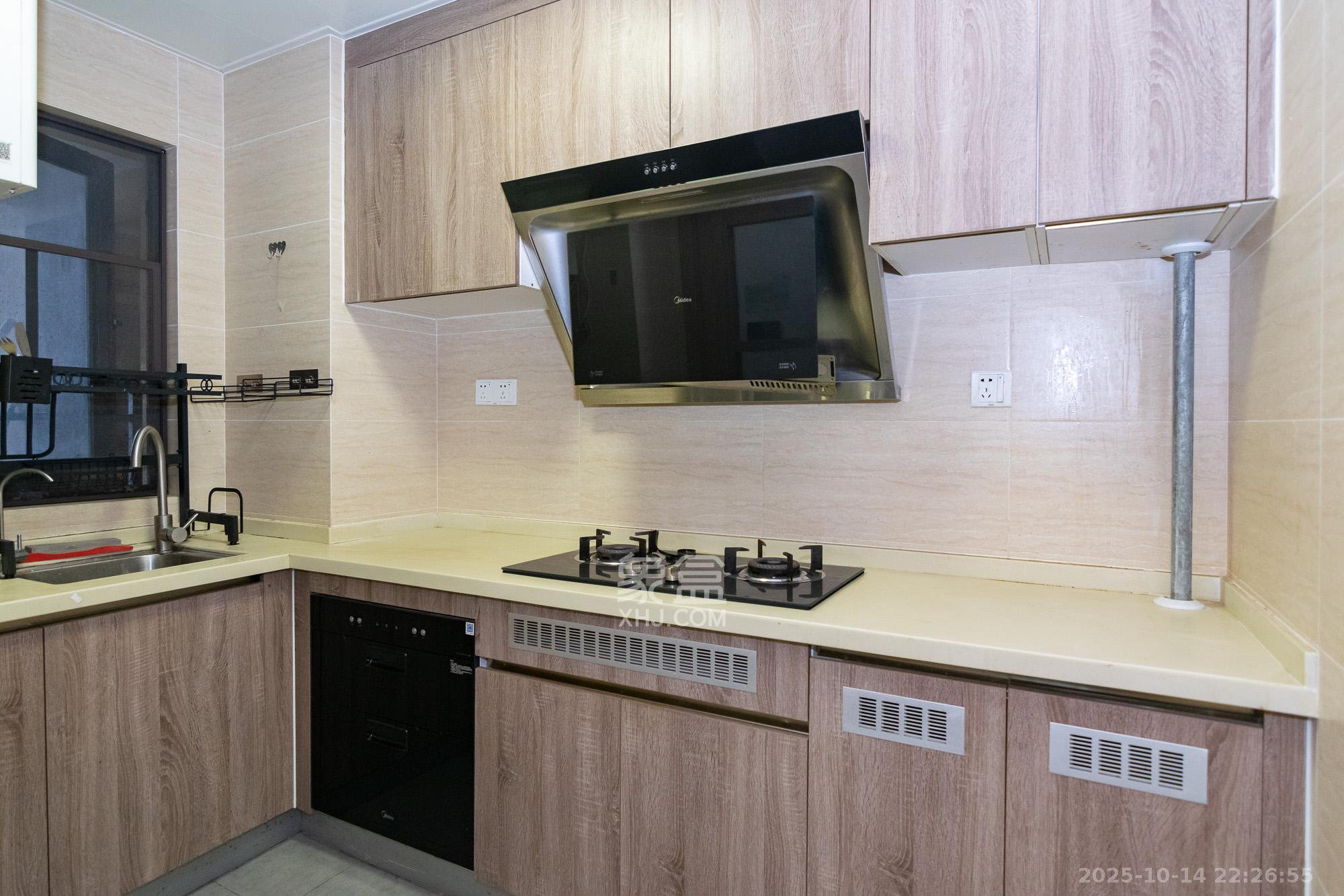 美的翰城 3室2厅1卫 60.0万 美的翰城 3室2厅1卫 60.0万厨房