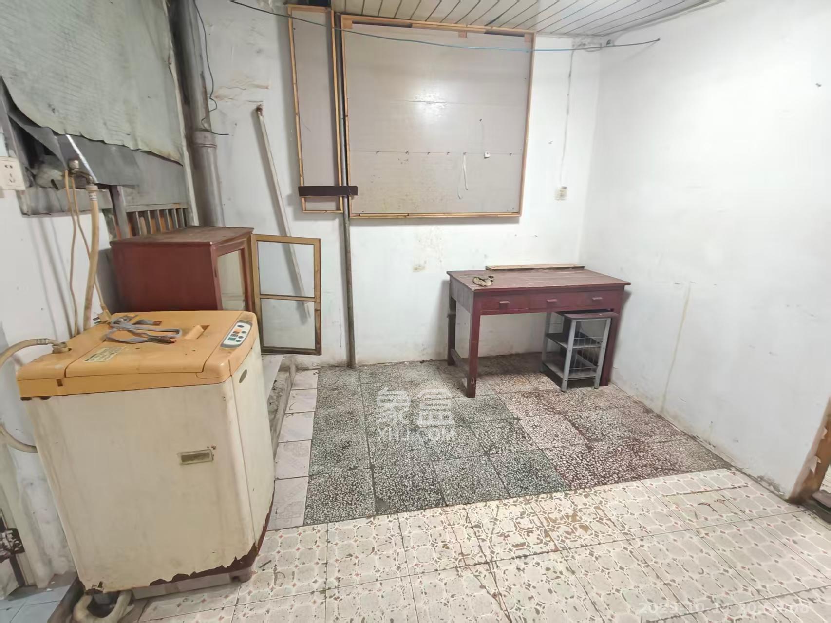 向韶村 1室1厅0卫 1000.0元/月 向韶村 1室1厅0卫 1000.0元/月室内图