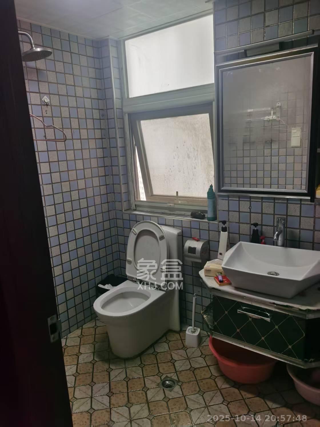 北辰三角洲E5区  1室2厅1卫    3000.0元/月 北辰三角洲E5区  1室2厅1卫    3000.0元/月室内图