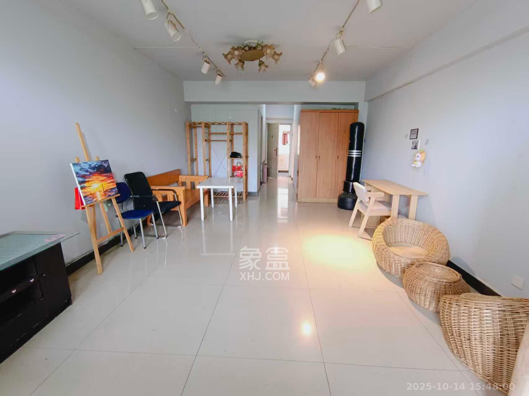 阳光100二期  1室1厅1卫    1600.0元/月室内图