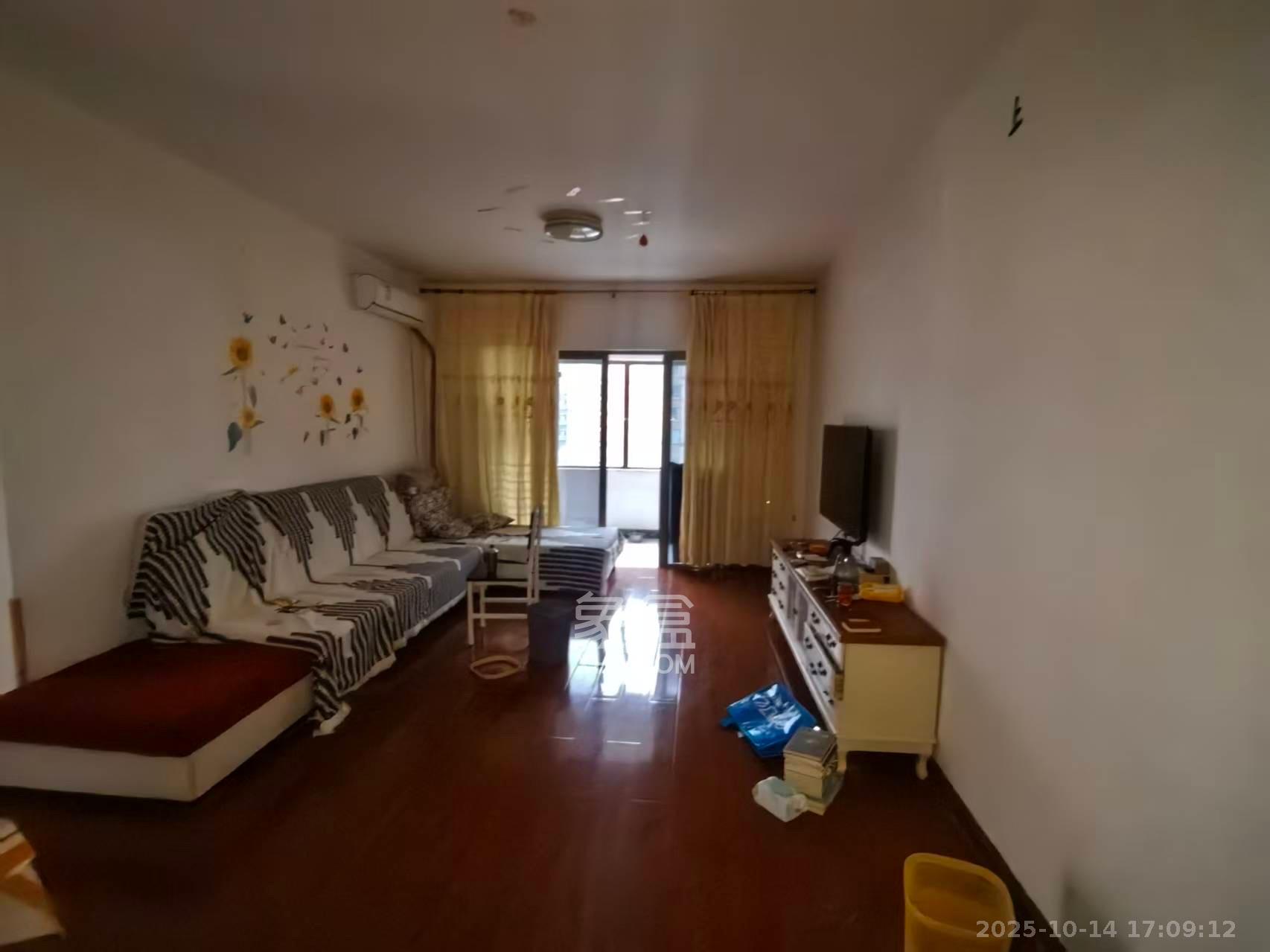 江山帝景哈佛  2室2厅1卫    1600.0元/月 江山帝景哈佛  2室2厅1卫    1600.0元/月室内图