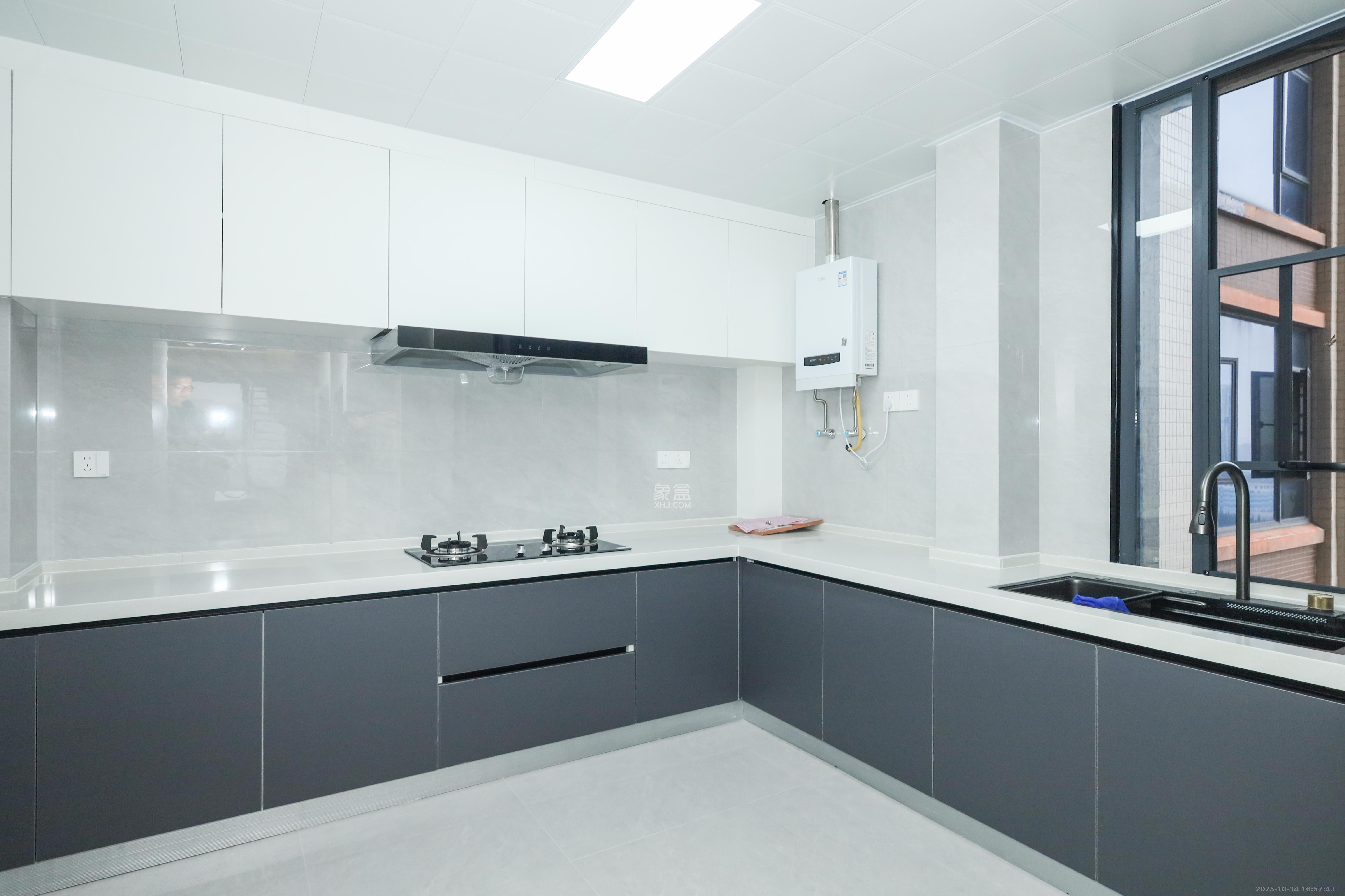 天元涉外景园C区  3室2厅2卫    110.0万厨房