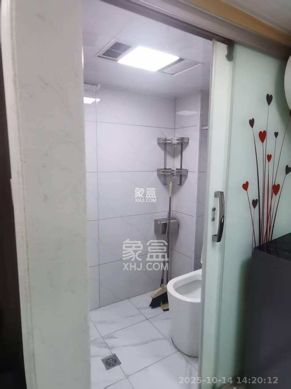 长房时代小镇 2室1厅2卫 2100.0元/月 长房时代小镇 2室1厅2卫 2100.0元/月室内图