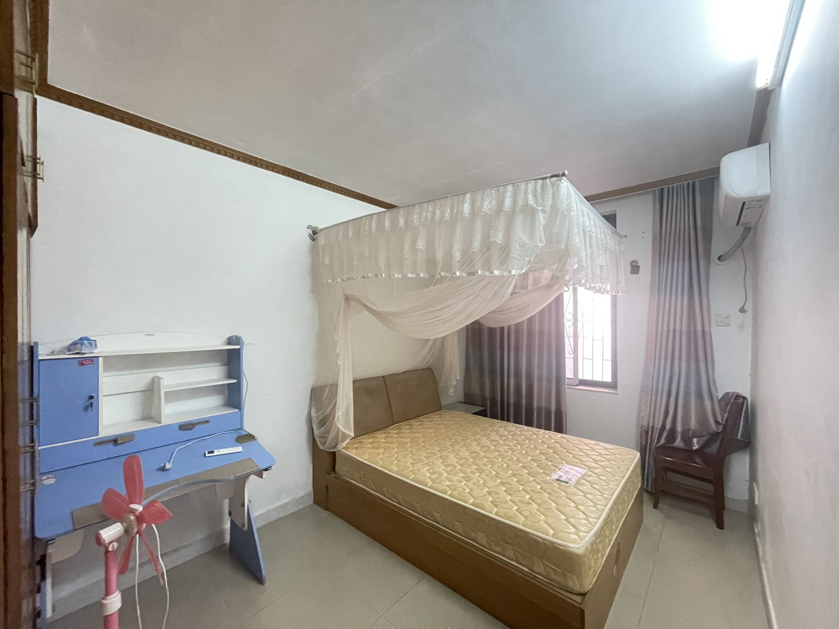 国贸大院  3室1厅1卫    1800.0元/月室内图