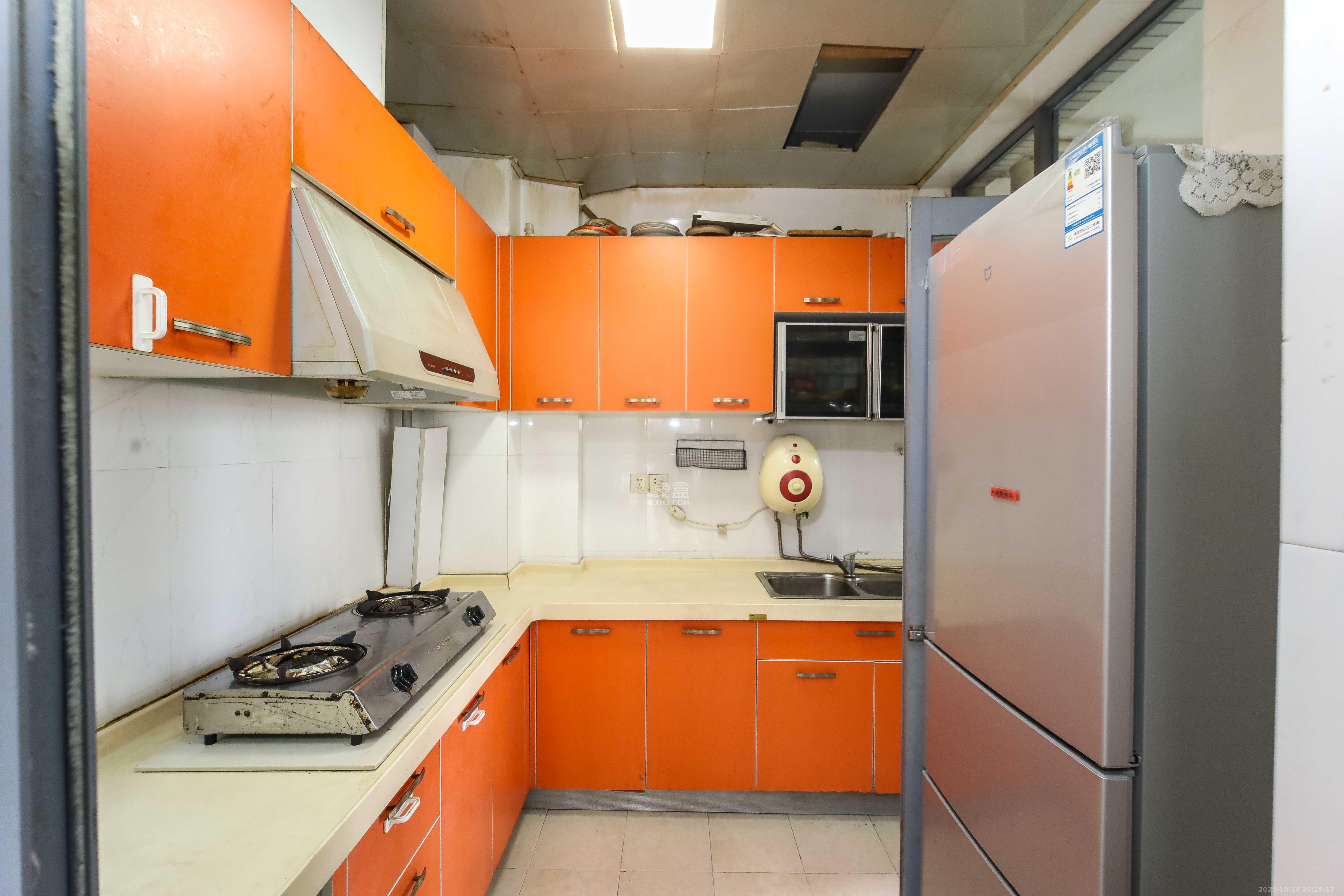 银港水晶城 2室2厅1卫 68.0万 银港水晶城 2室2厅1卫 68.0万厨房