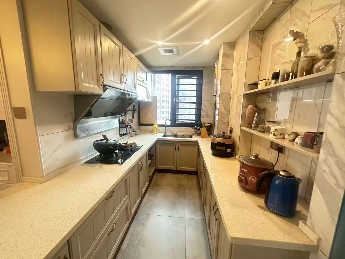 湾田和悦  1室0厅0卫    65.0万客厅