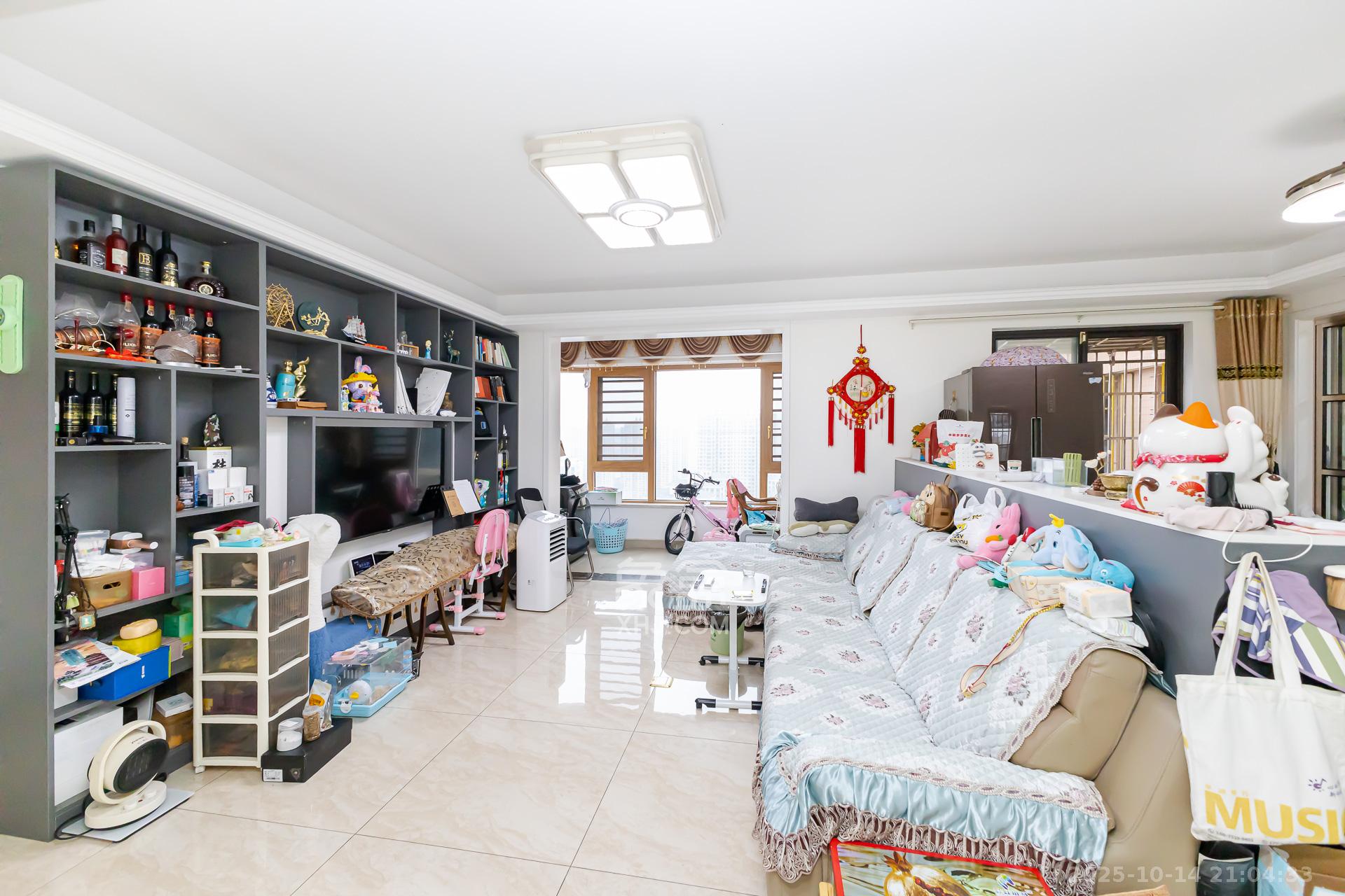 润和之悦(金泽园) 4室2厅2卫 89.0万 润和之悦(金泽园) 4室2厅2卫 89.0万客厅