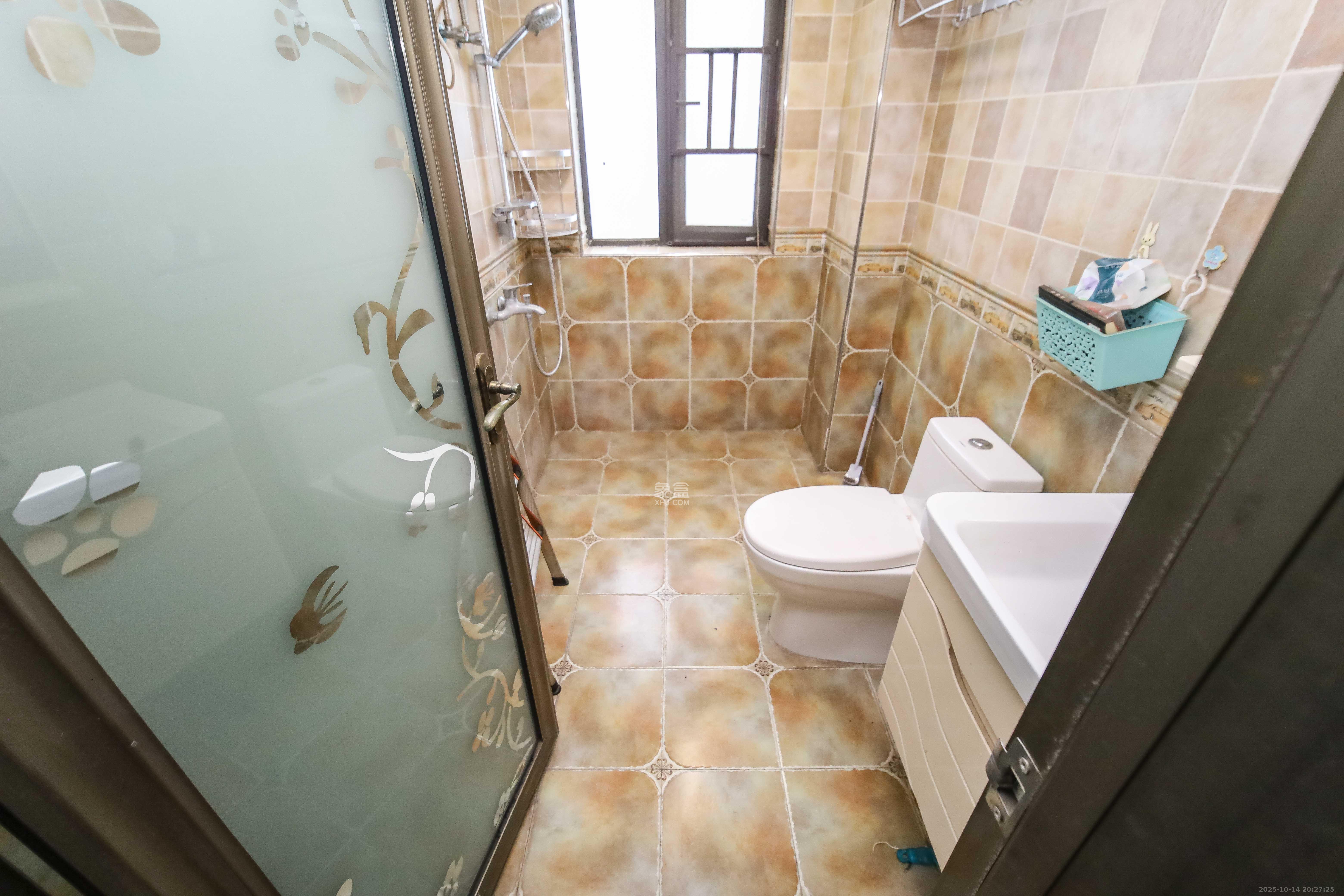 万象凯旋湾 3室1厅2卫 128.8万 万象凯旋湾 3室1厅2卫 128.8万卫生间