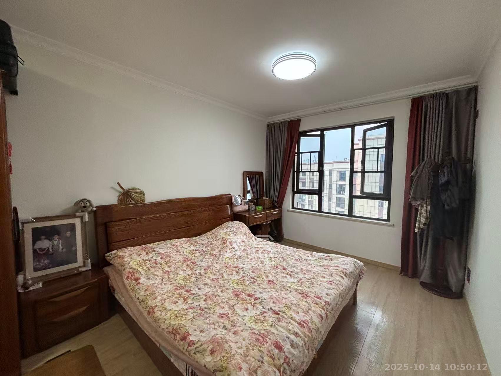 青竹湖曦园  3室0厅0卫    2500.0元/月 青竹湖曦园  3室0厅0卫    2500.0元/月室内图