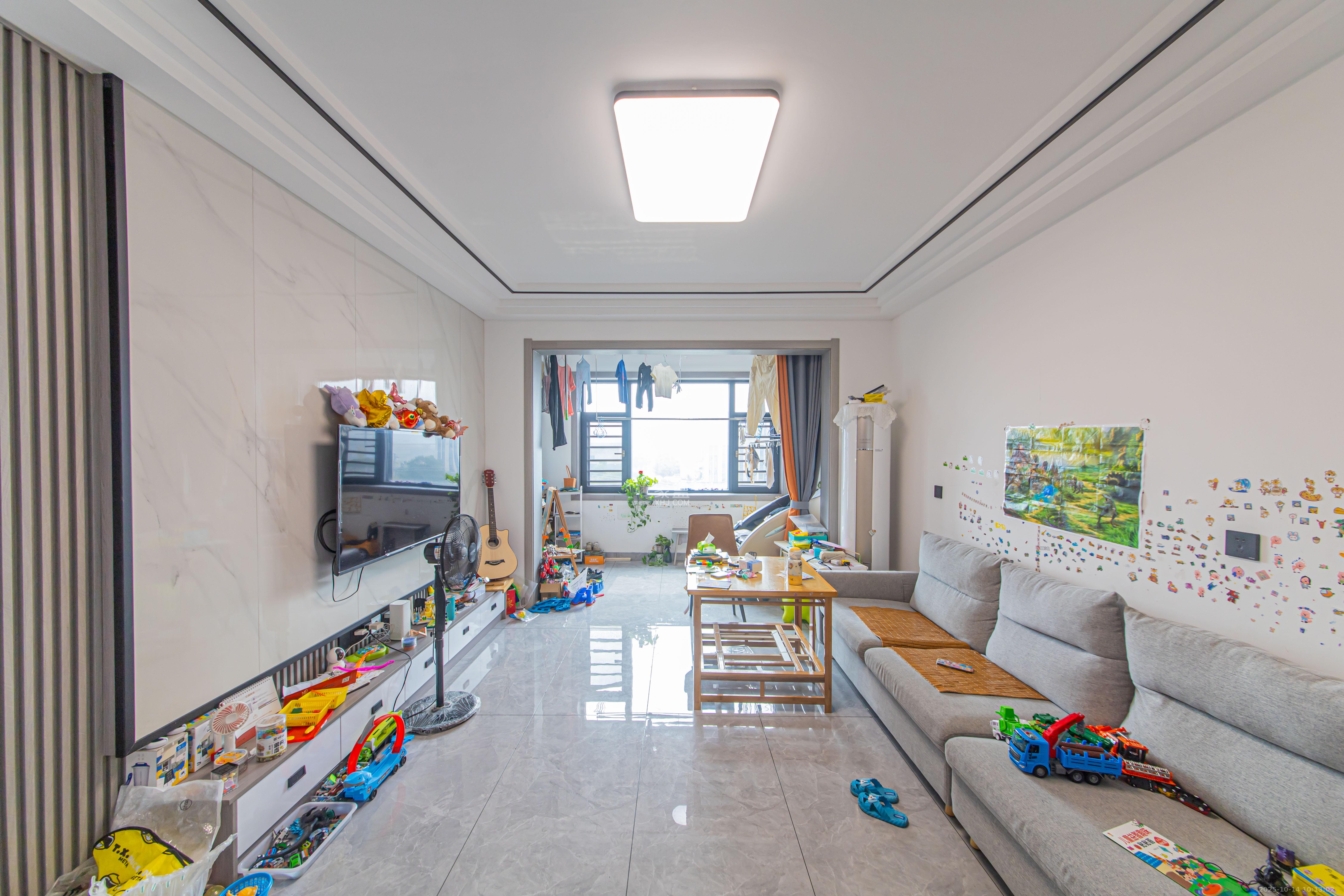 和泓融成府  3室2厅2卫    112.0万 和泓融成府  3室2厅2卫    112.0万