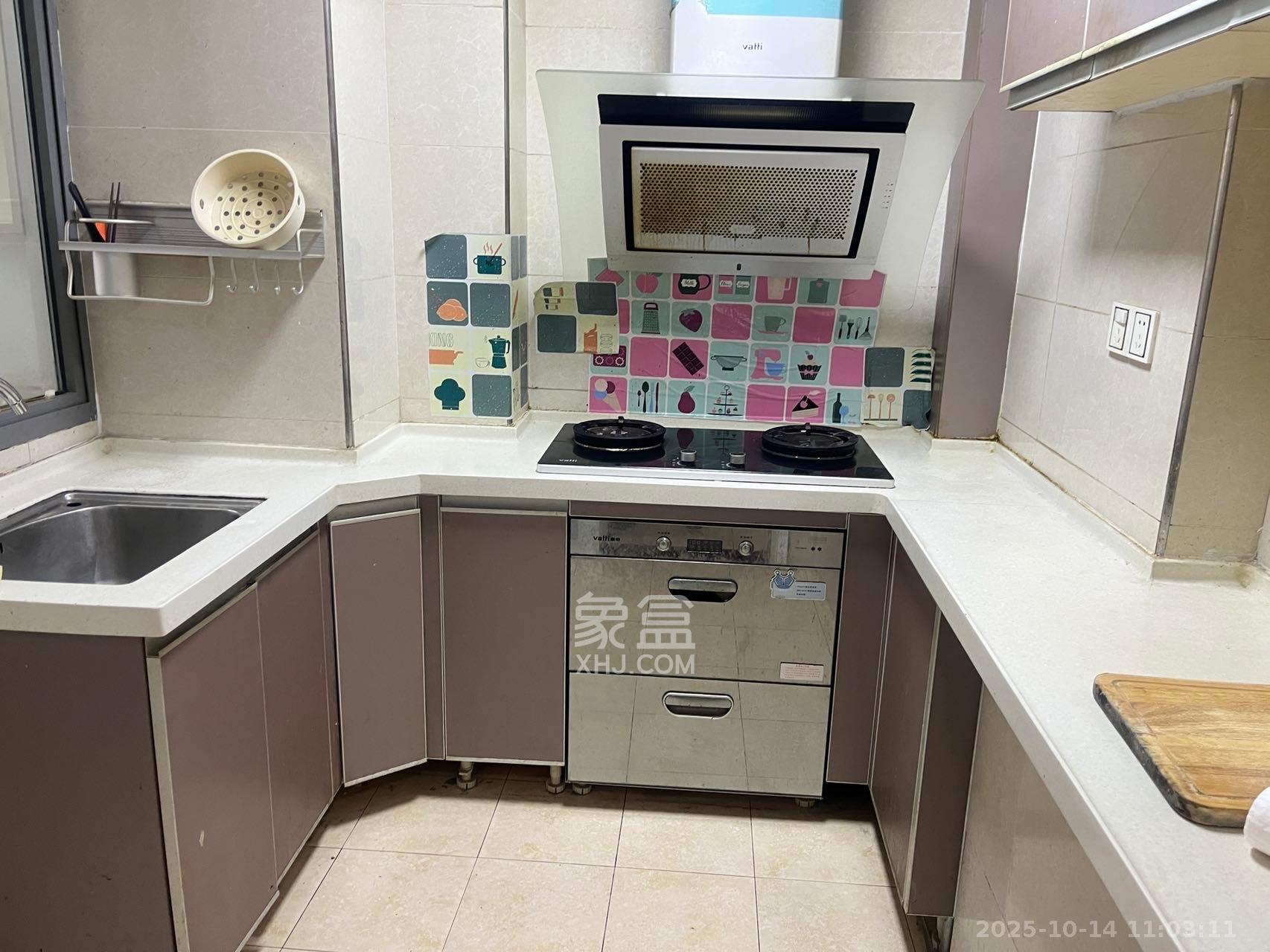 上海城小区  3室2厅2卫    2150.0元/月室内图