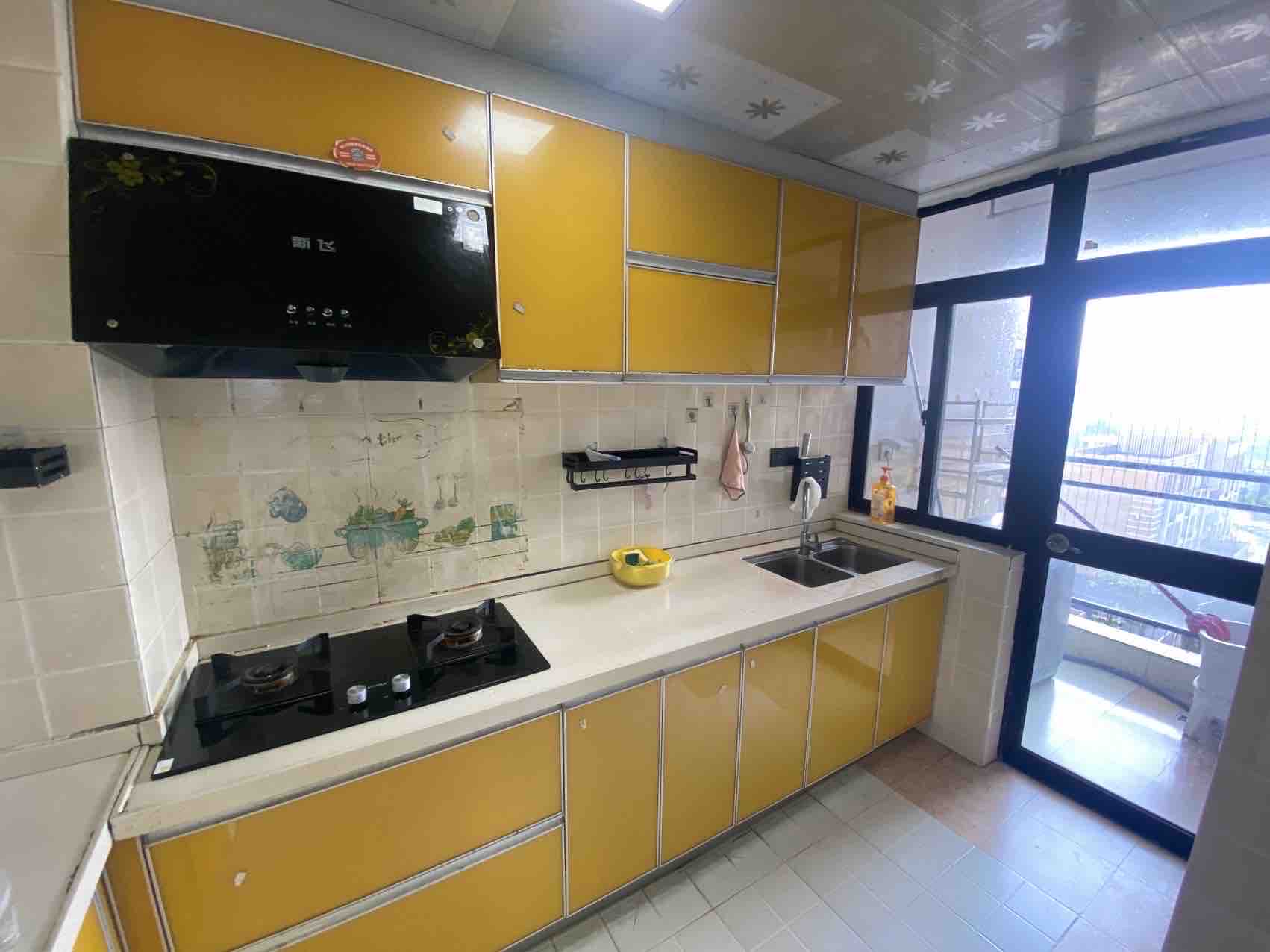 滨河华庭 2室1厅1卫 105.0万 滨河华庭 2室1厅1卫 105.0万厨房