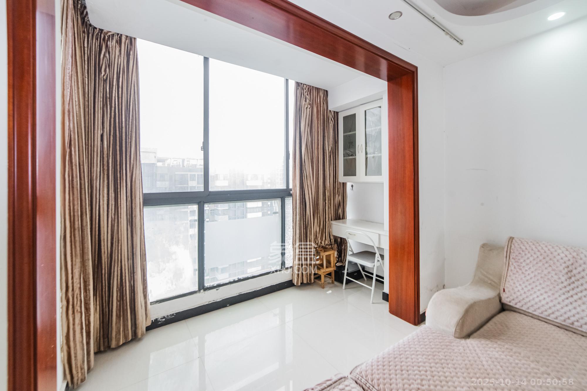 湘江世纪城赏江苑  2室2厅1卫    85.0万 湘江世纪城赏江苑  2室2厅1卫    85.0万阳台