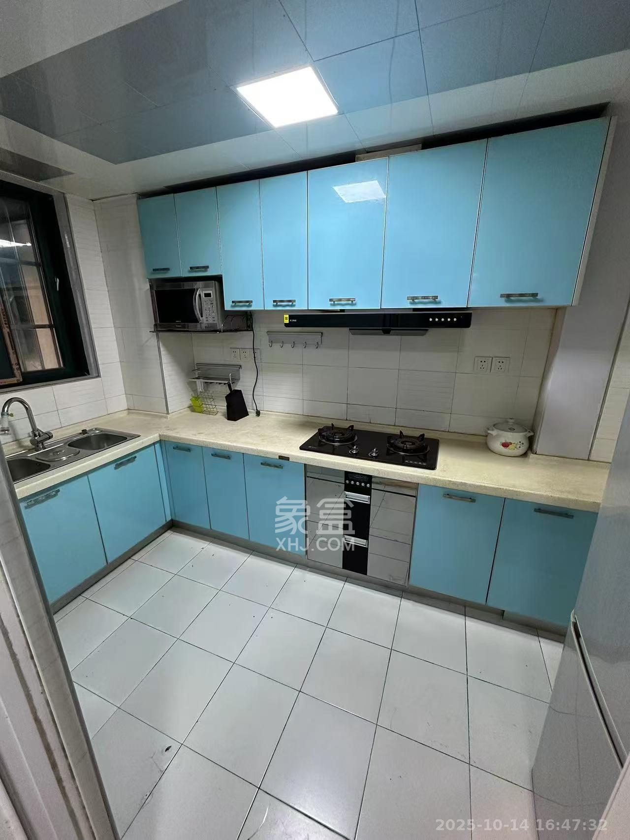 佳阳悦景馨都 3室2厅2卫 2500.0元/月 佳阳悦景馨都 3室2厅2卫 2500.0元/月室内图