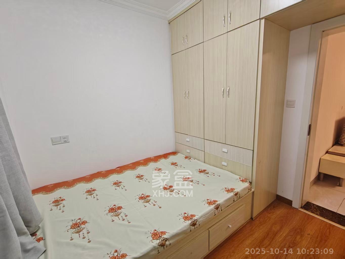 协信星澜汇  1室2厅1卫    3200.0元/月室内图