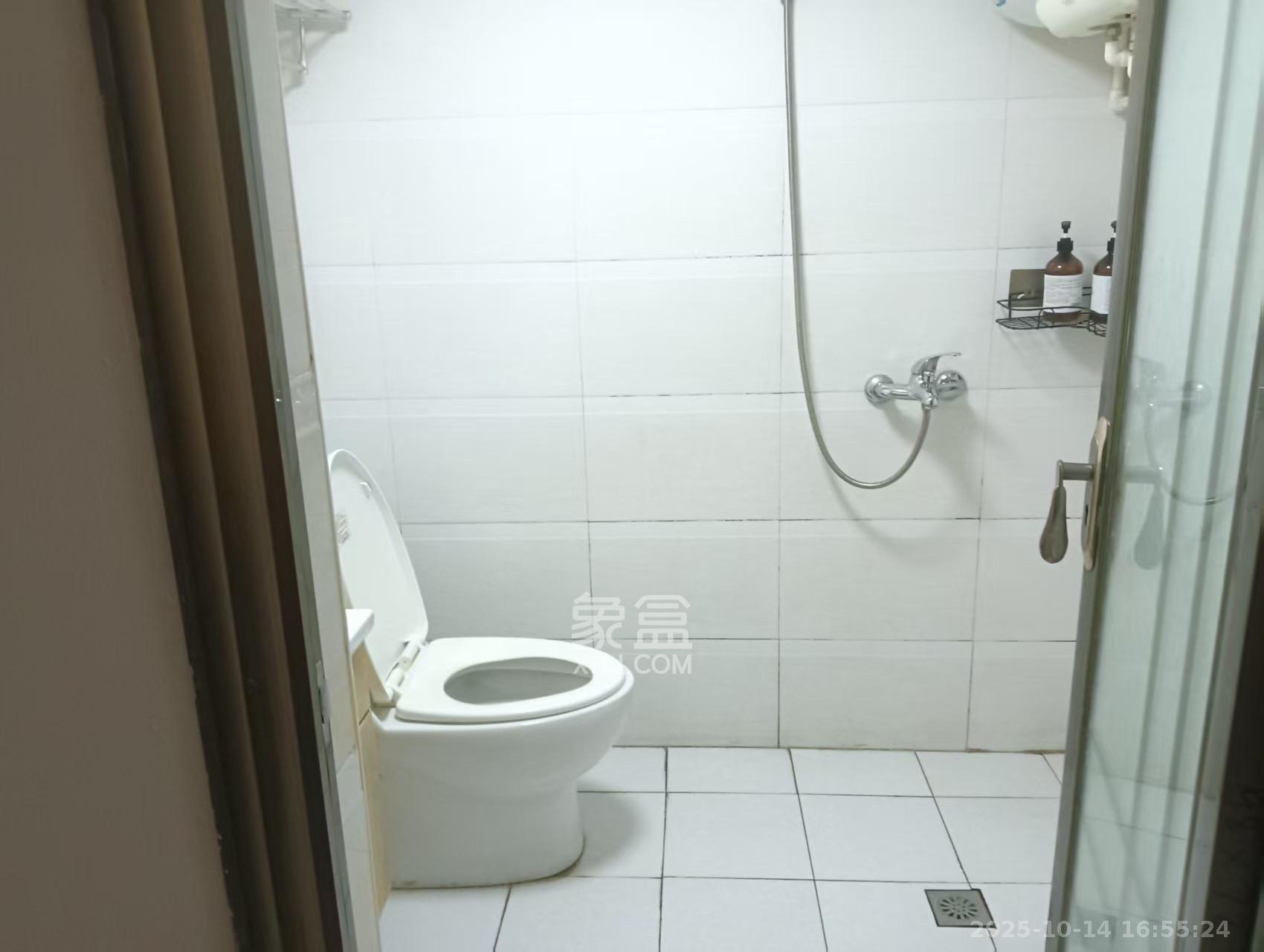 罗马国际公寓 1室1厅1卫 1300.0元/月 罗马国际公寓 1室1厅1卫 1300.0元/月室内图