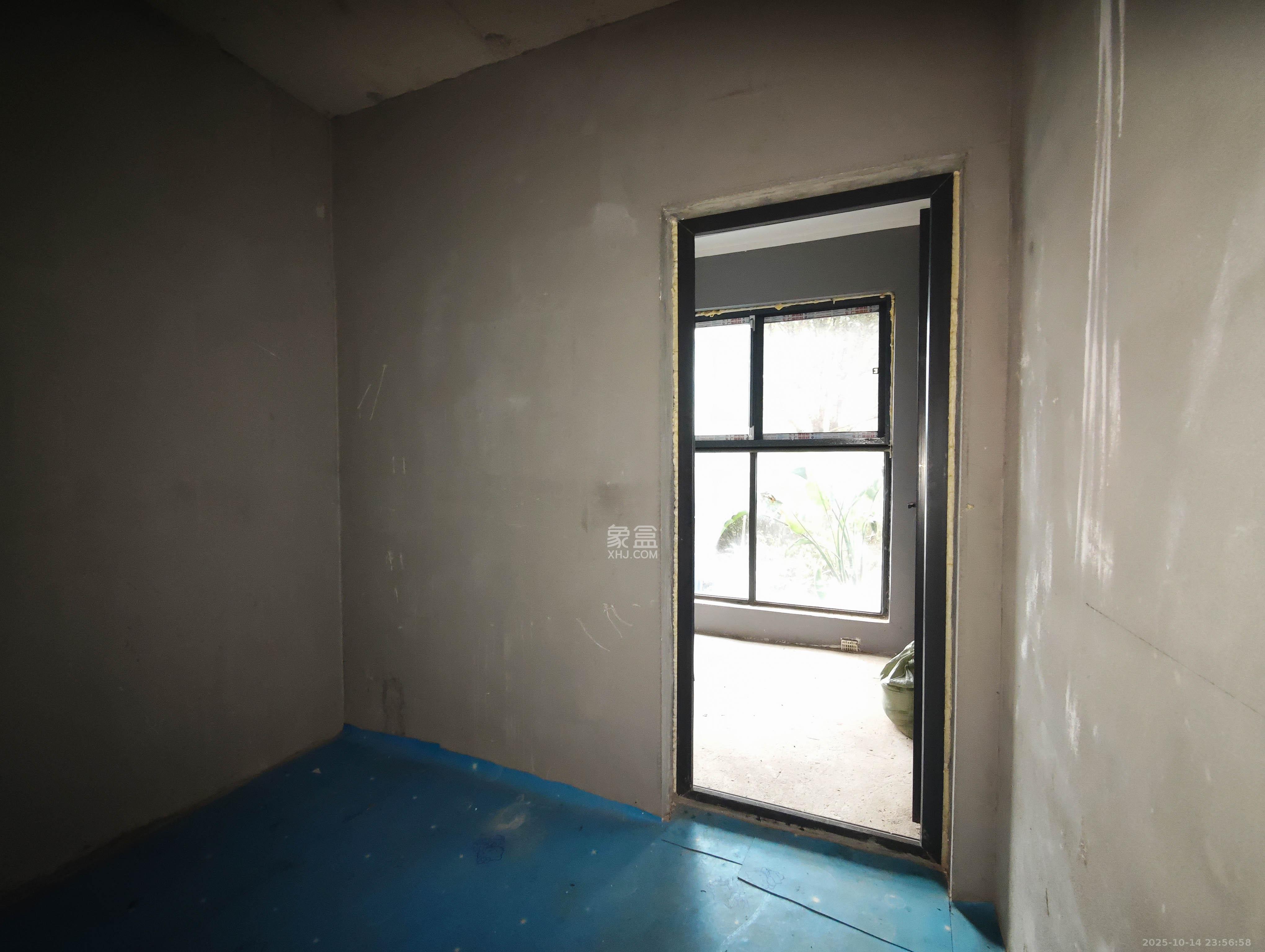 新城明昱东方  3室2厅2卫    75.0万其他