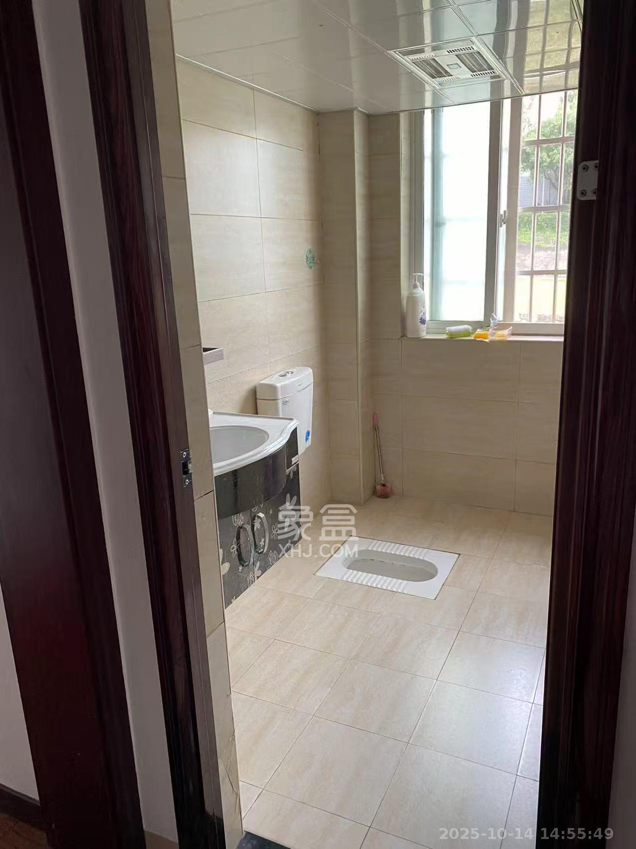 香河公寓  3室2厅2卫    2000.0元/月 香河公寓  3室2厅2卫    2000.0元/月室内图