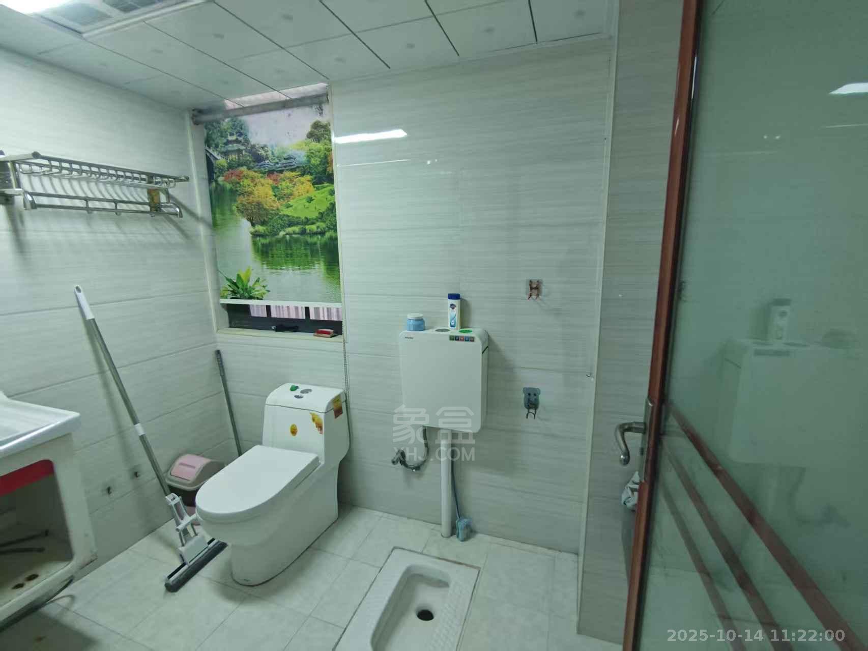 春藤小镇  3室2厅2卫    1700.0元/月室内图