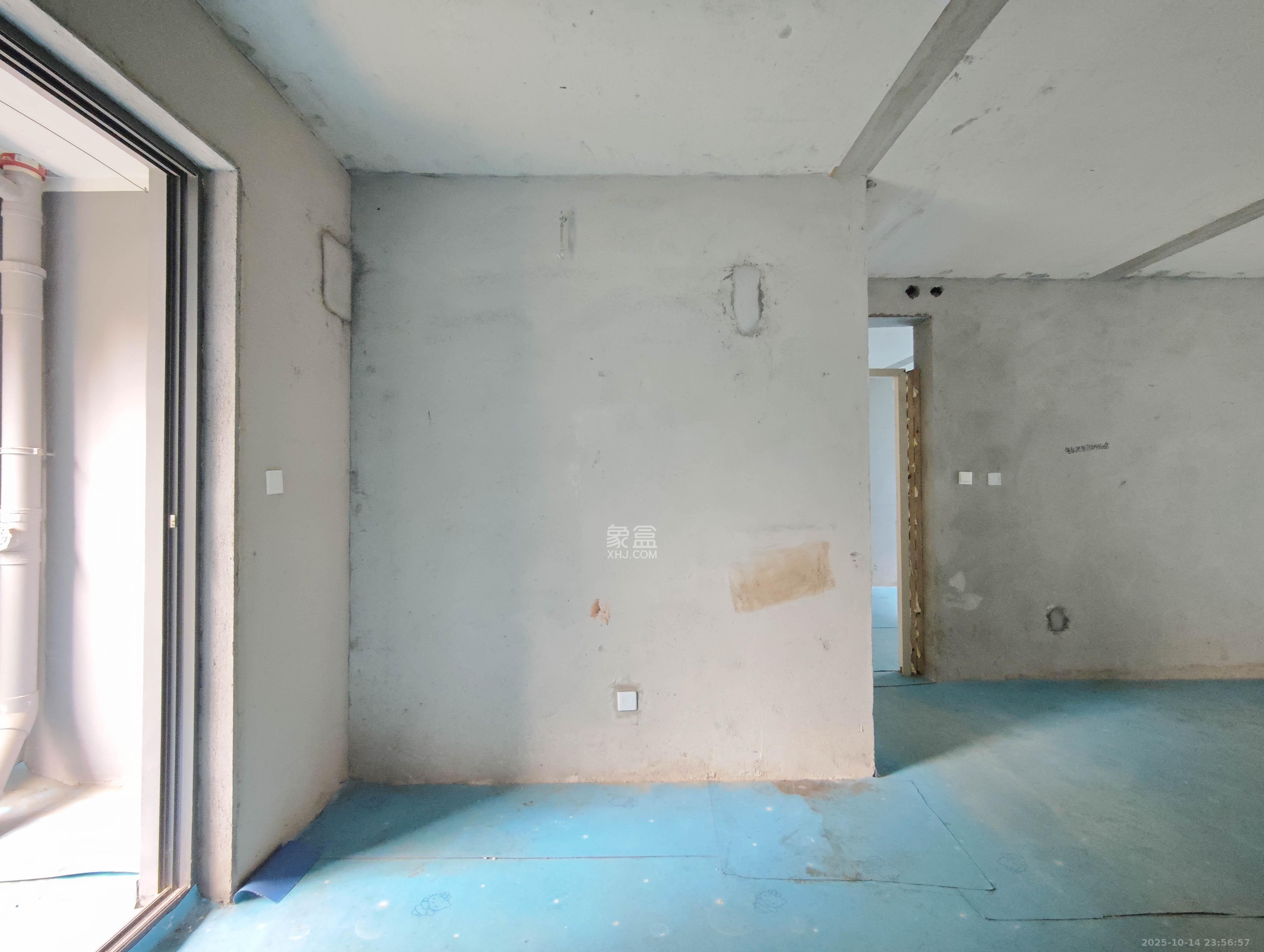 新城明昱东方  3室2厅2卫    75.0万其他